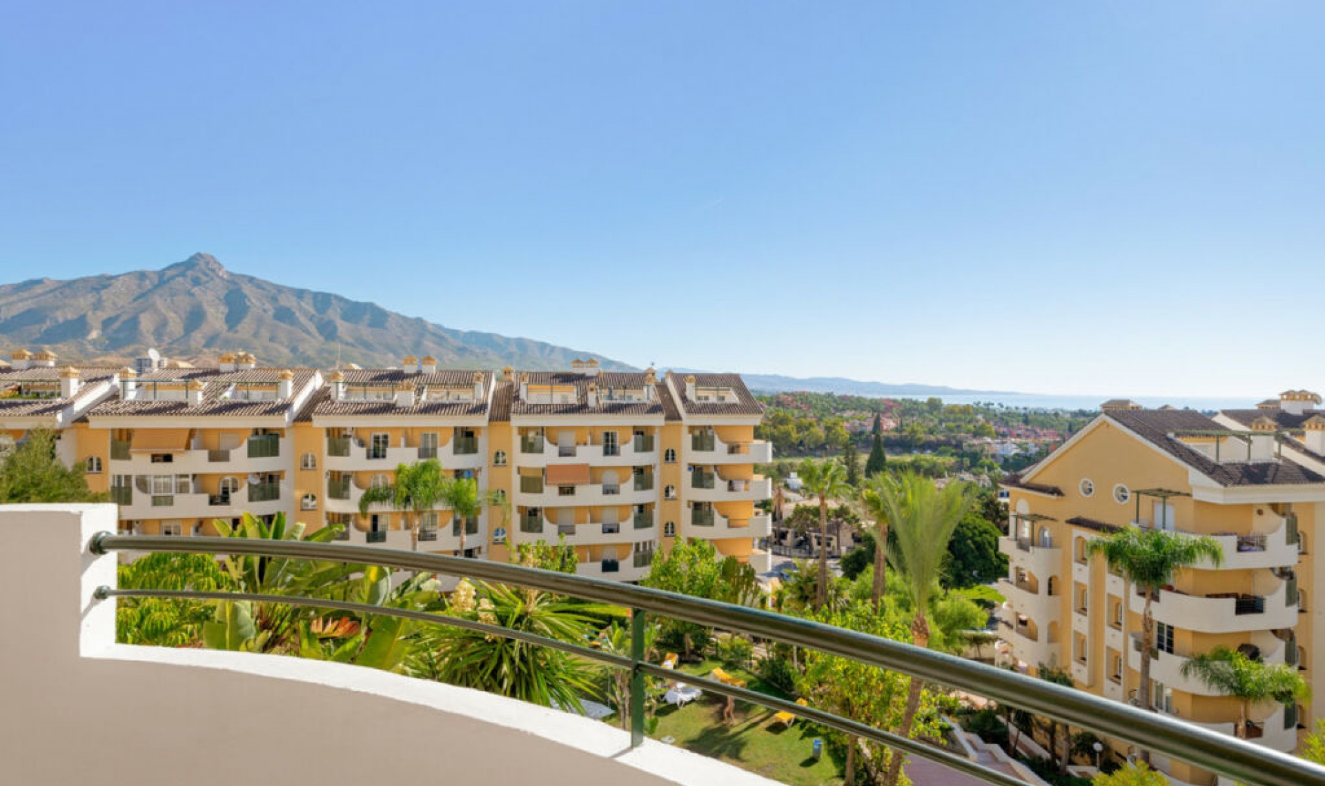 Resale - Apartment -
Nueva Andalucía