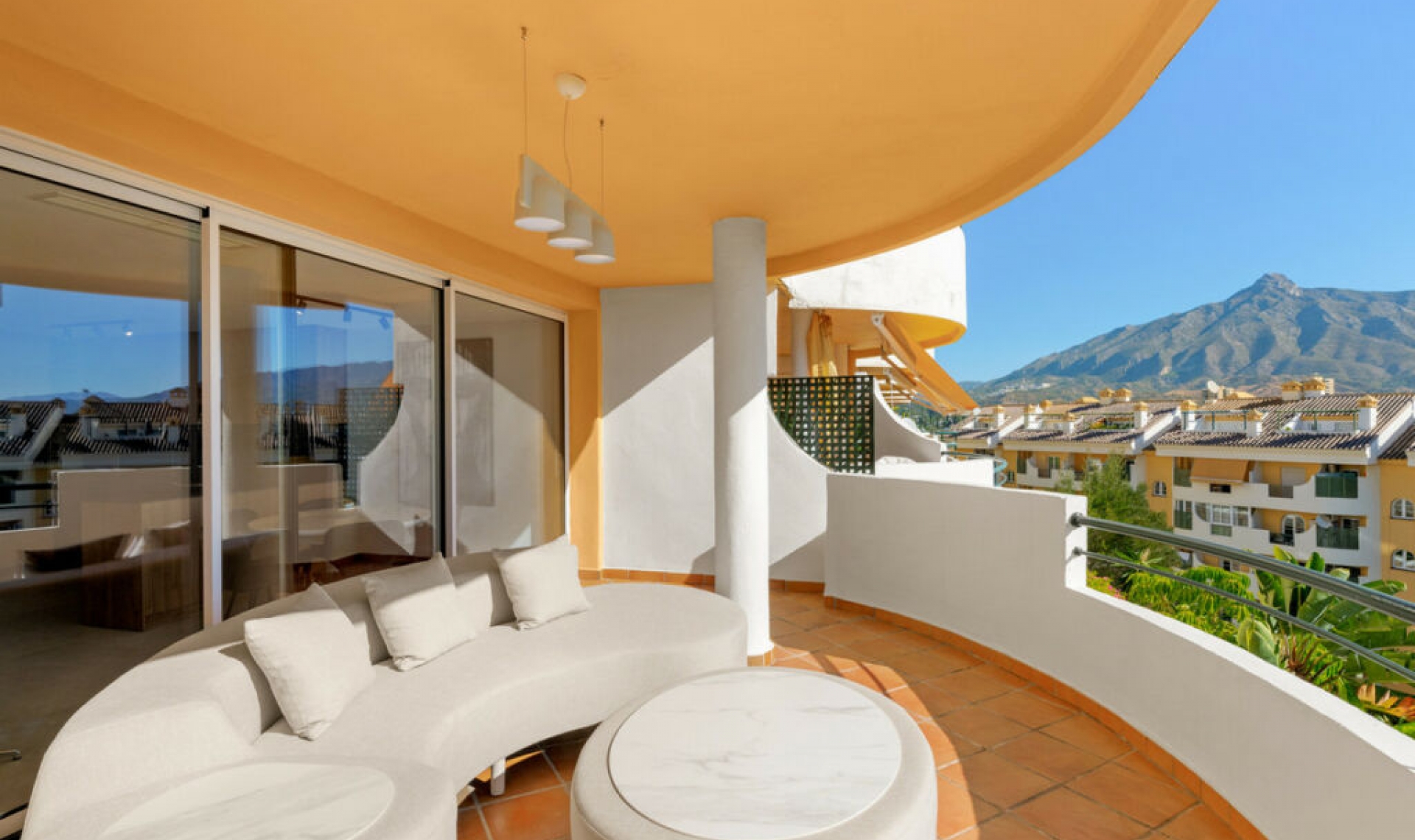 Resale - Apartment -
Nueva Andalucía