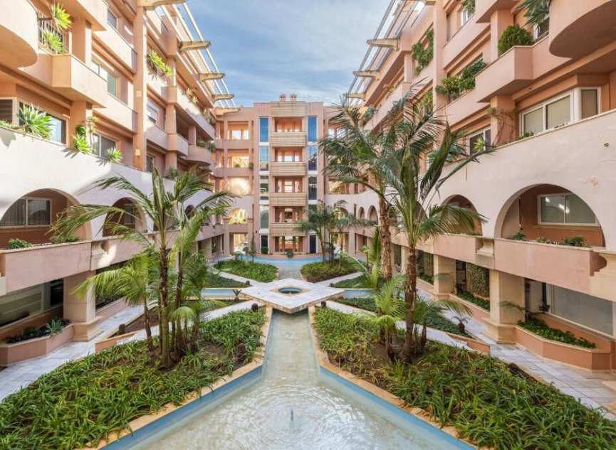 Resale - Apartment -
Nueva Andalucía