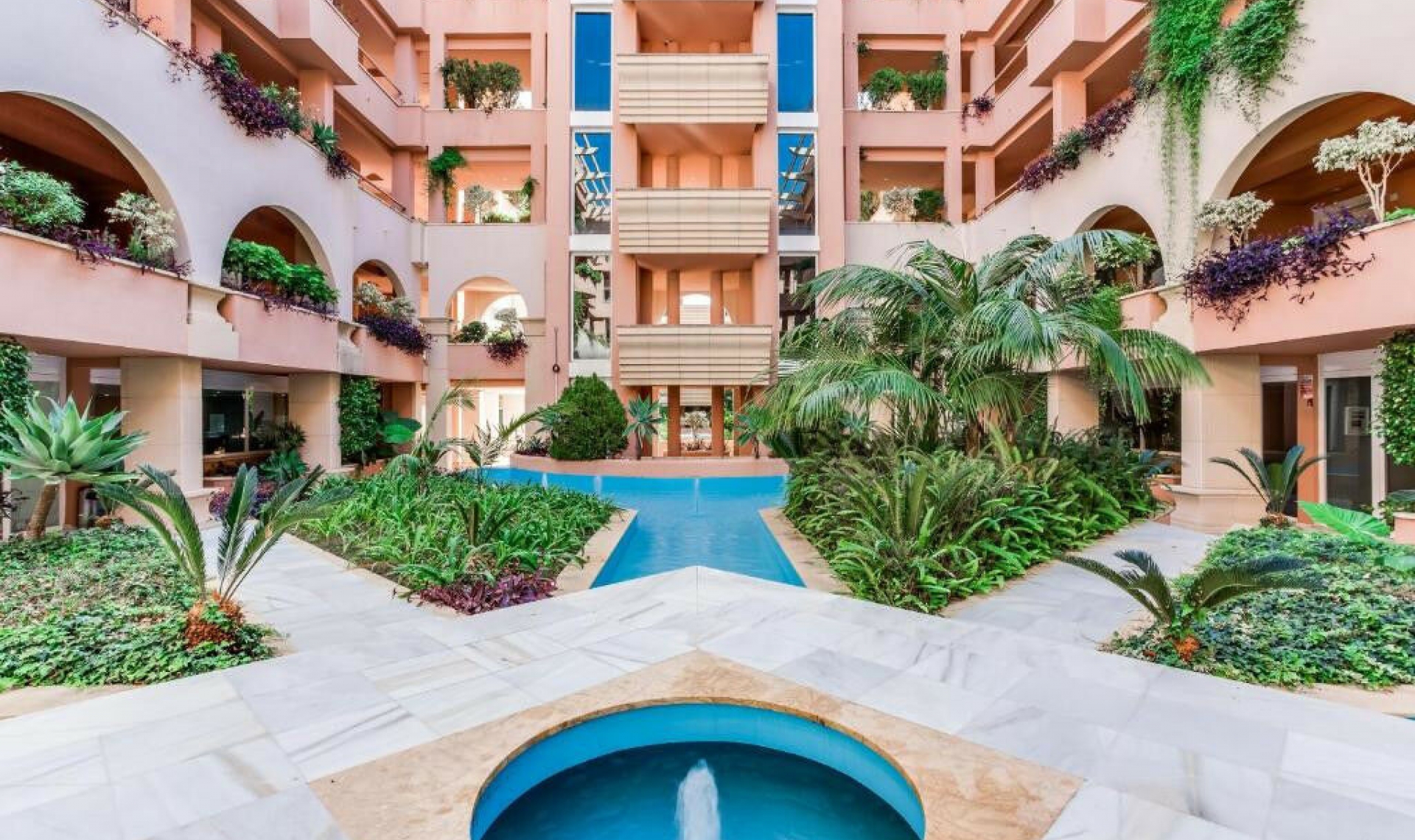 Resale - Apartment -
Nueva Andalucía