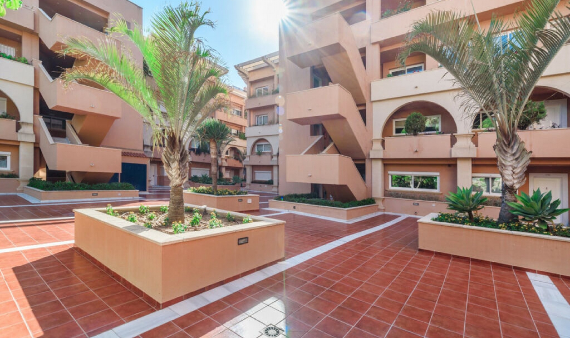 Resale - Apartment -
Nueva Andalucía