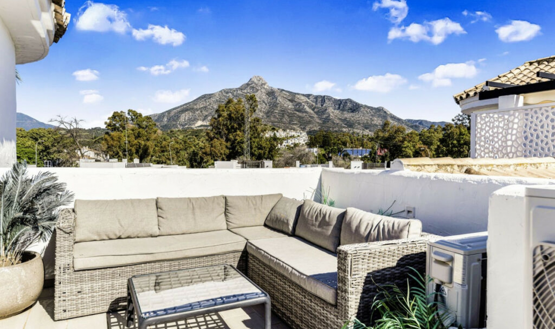 Resale - Apartment -
Nueva Andalucía