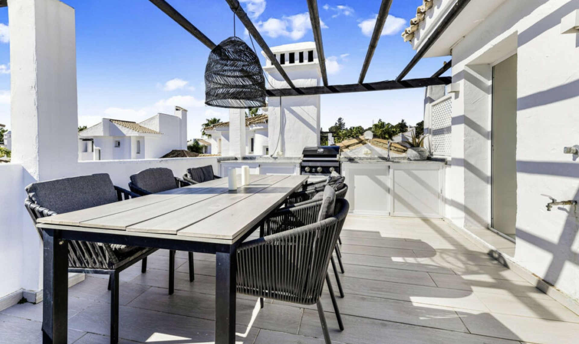 Resale - Apartment -
Nueva Andalucía