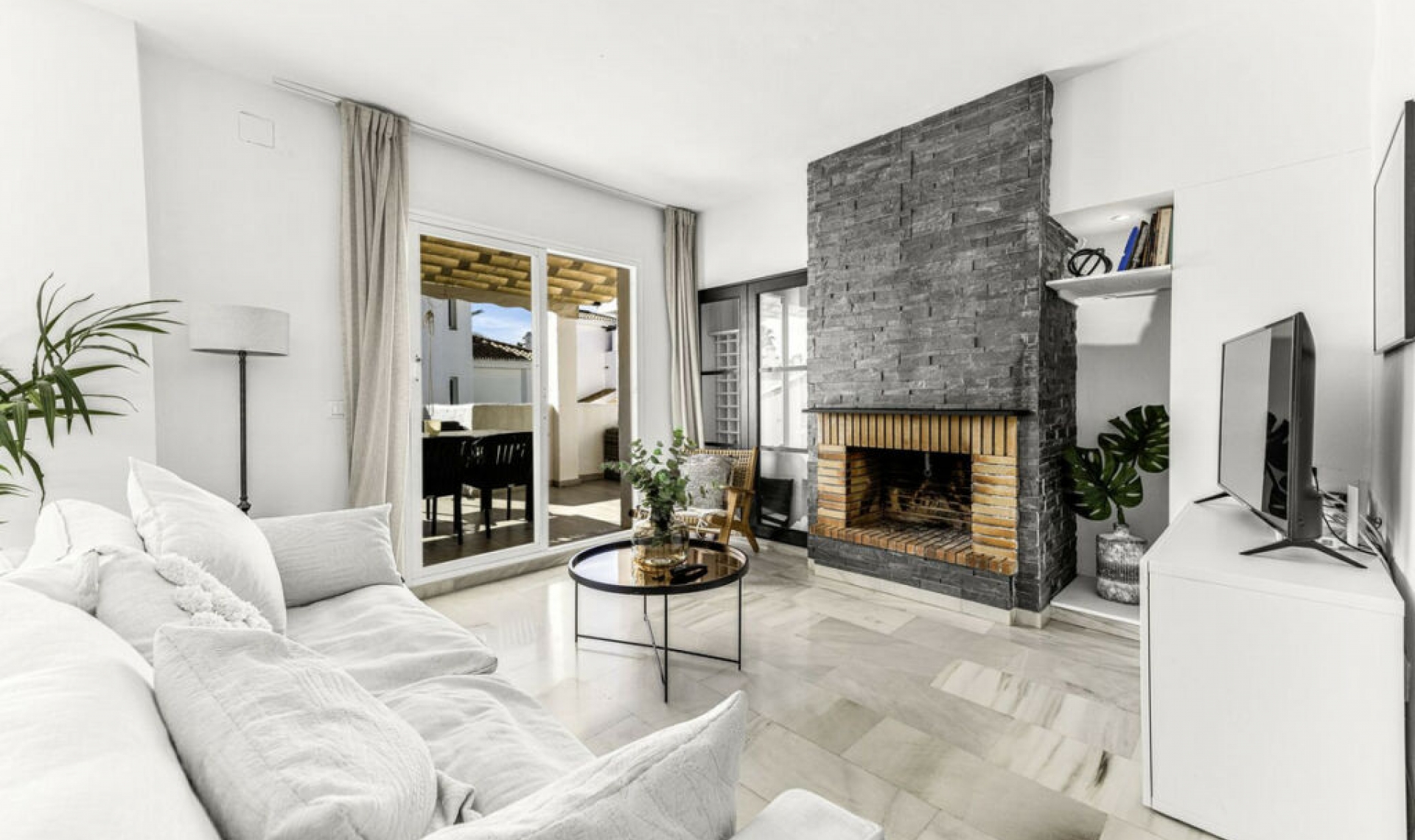 Resale - Apartment -
Nueva Andalucía