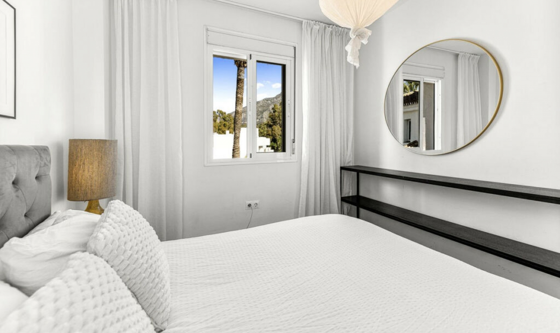 Resale - Apartment -
Nueva Andalucía