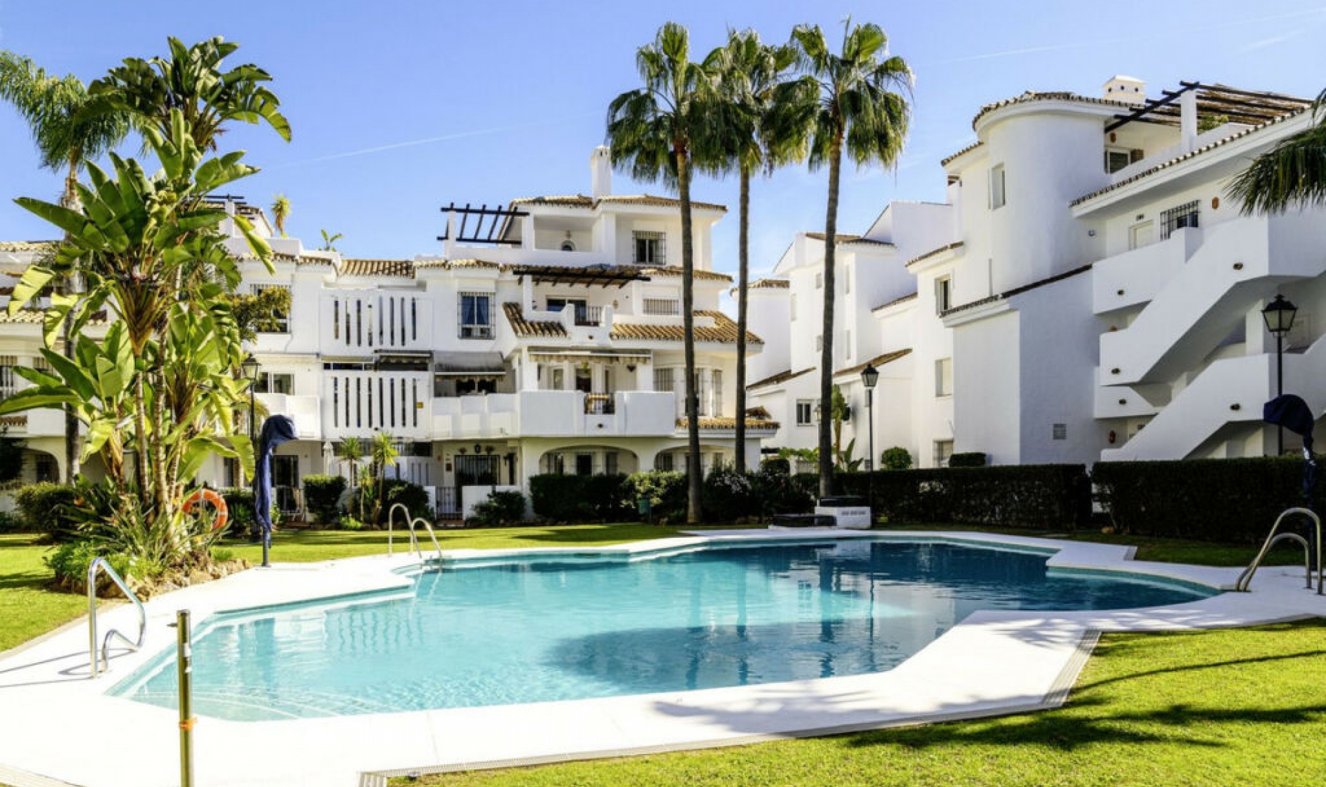 Resale - Apartment -
Nueva Andalucía