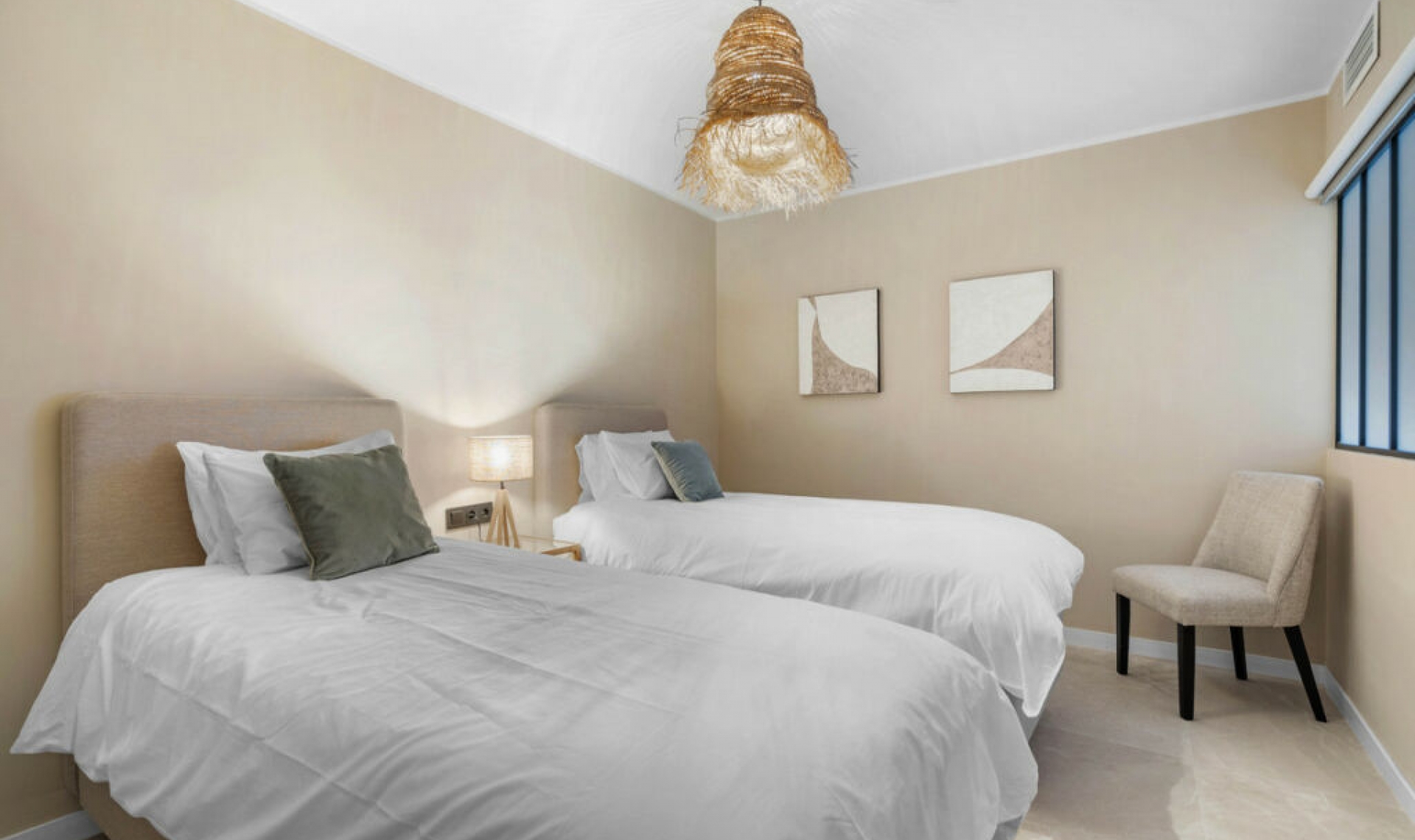 Resale - Apartment -
Nueva Andalucía