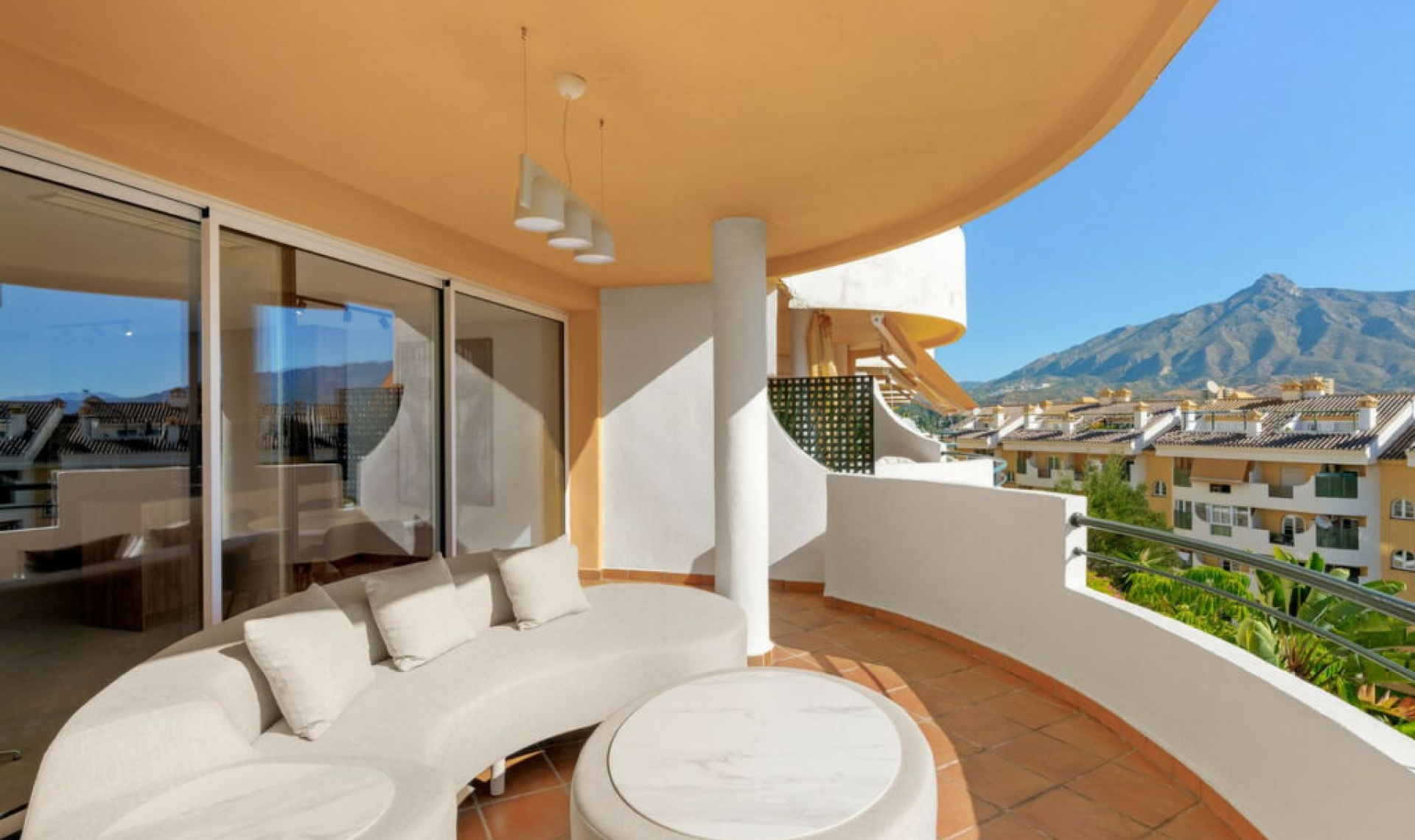 Resale - Apartment -
Nueva Andalucía