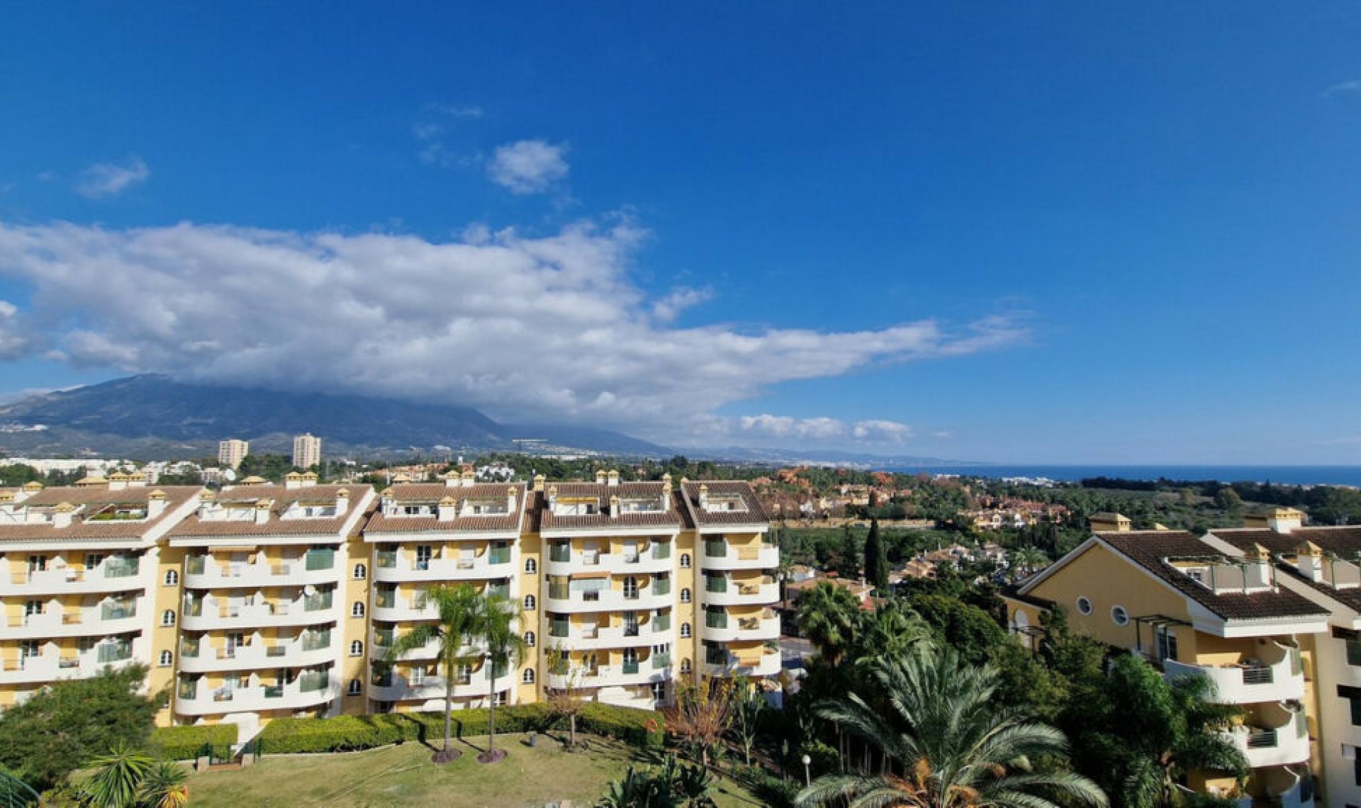 Resale - Apartment -
Nueva Andalucía