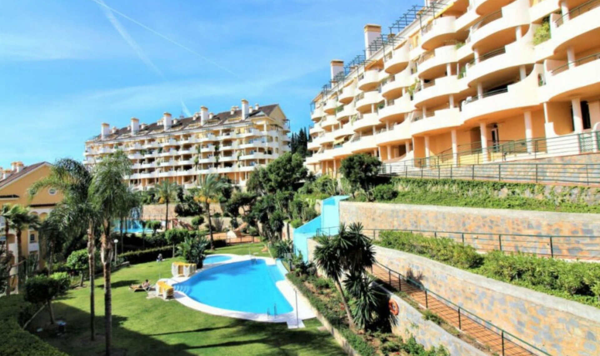 Resale - Apartment -
Nueva Andalucía