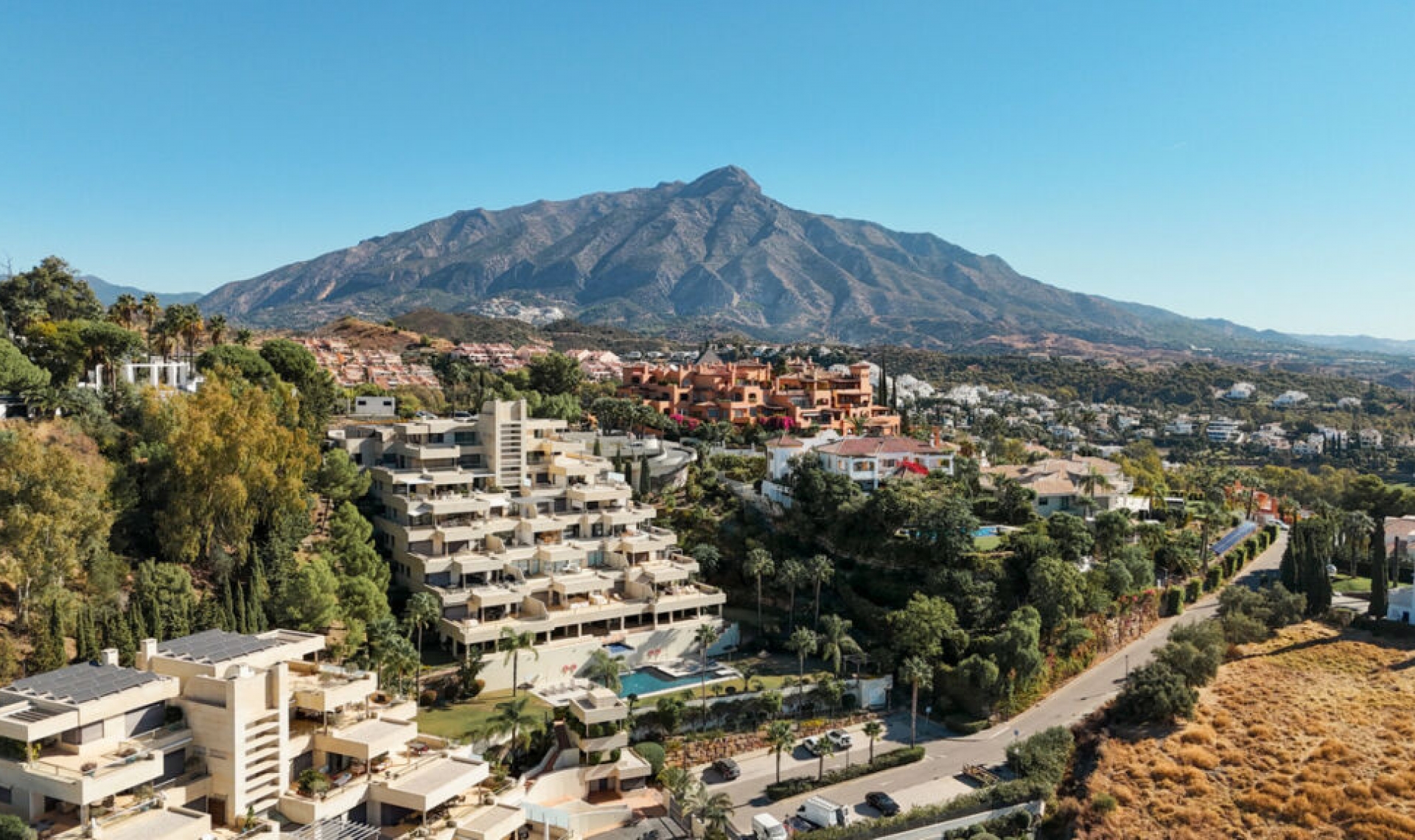 Resale - Apartment -
Nueva Andalucía