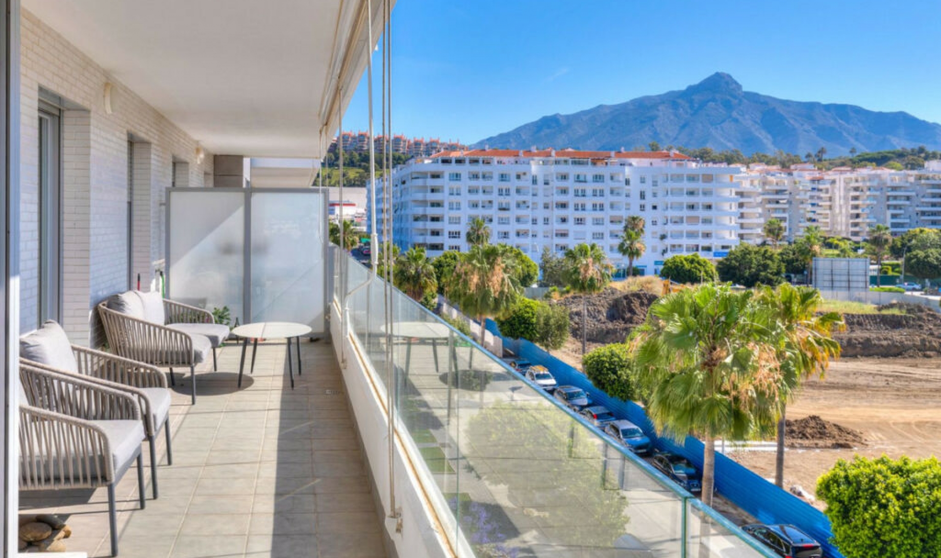 Resale - Apartment -
Nueva Andalucía