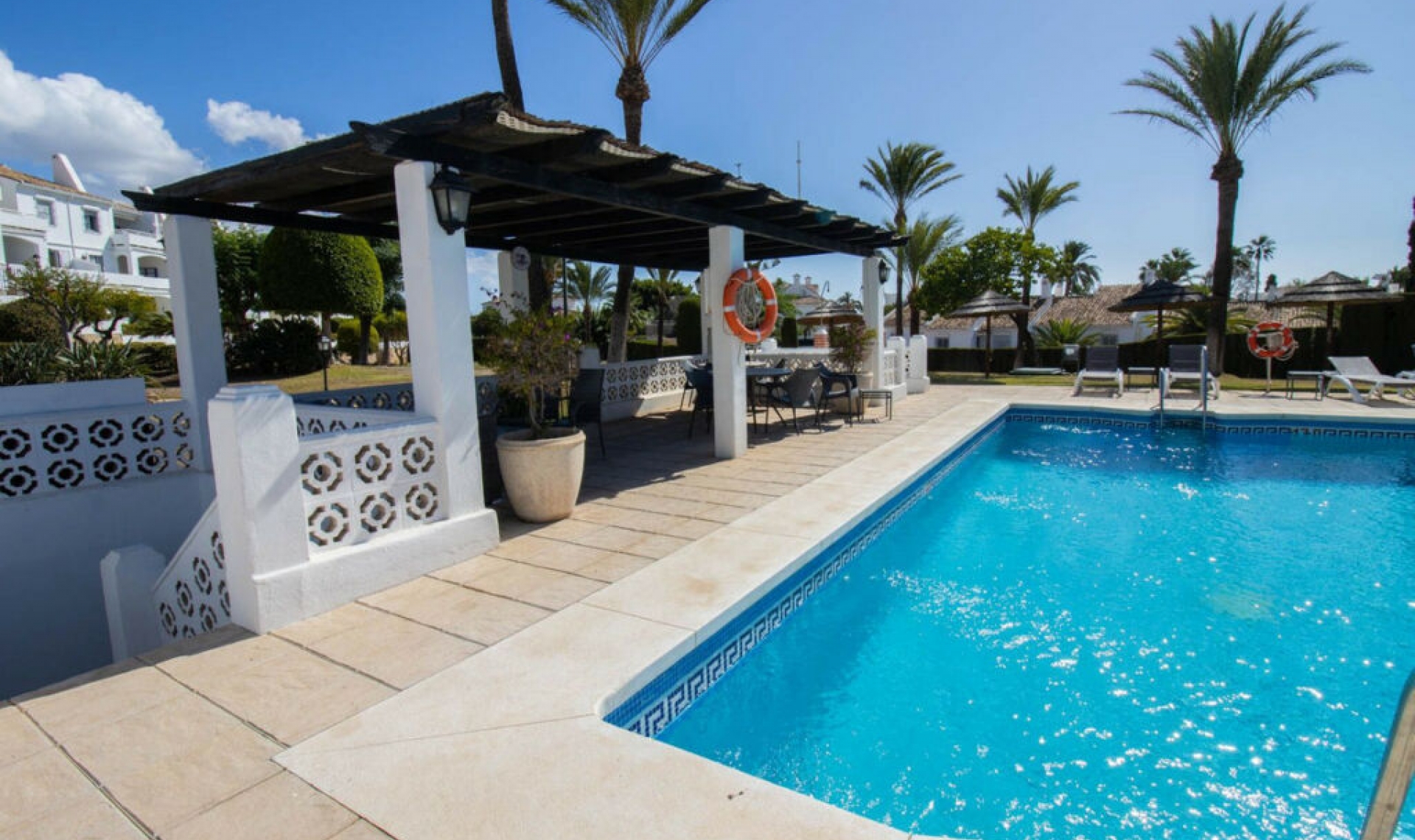 Resale - Apartment -
Nueva Andalucía