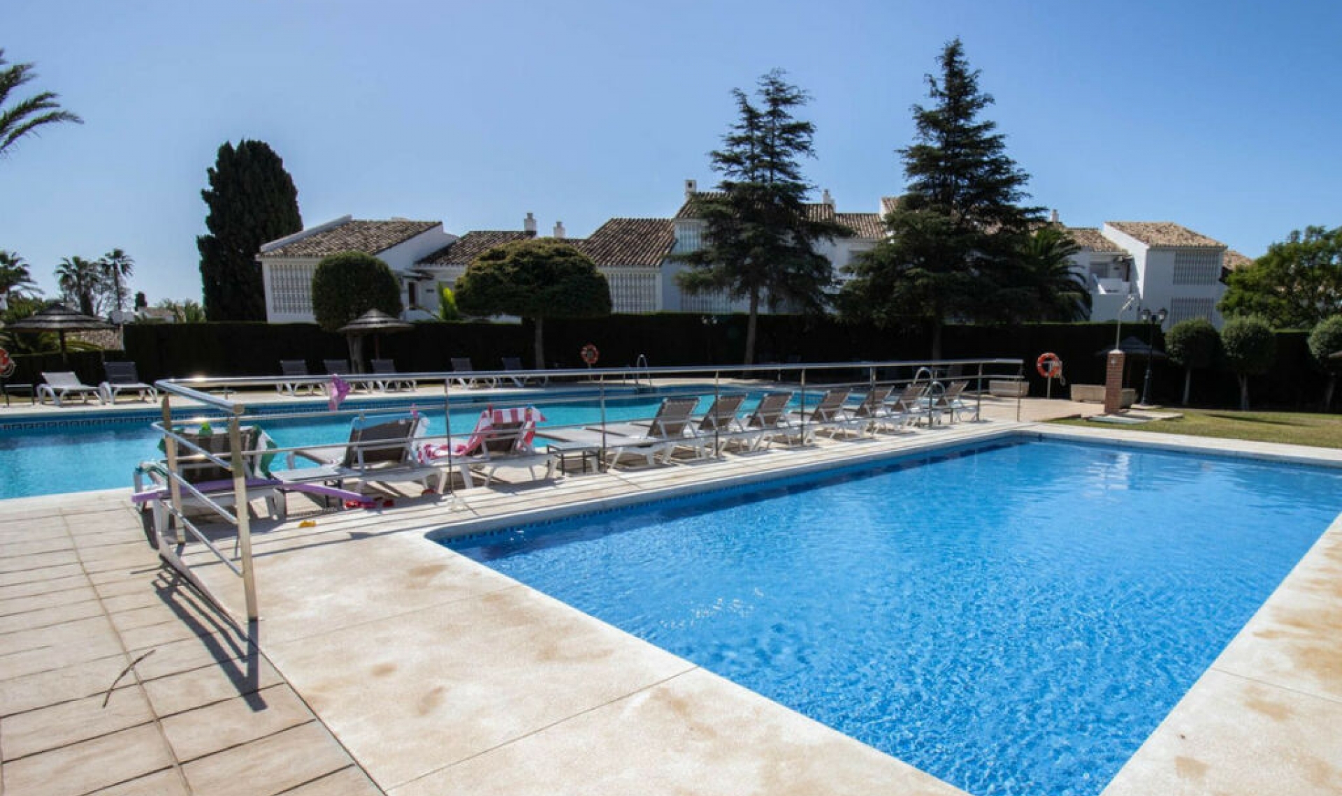 Resale - Apartment -
Nueva Andalucía