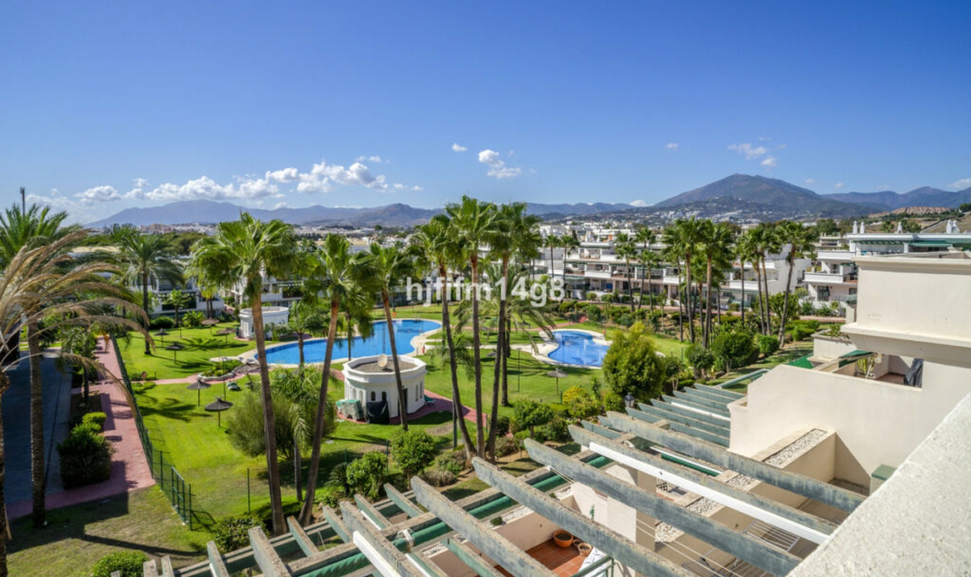 Resale - Apartment -
Nueva Andalucía