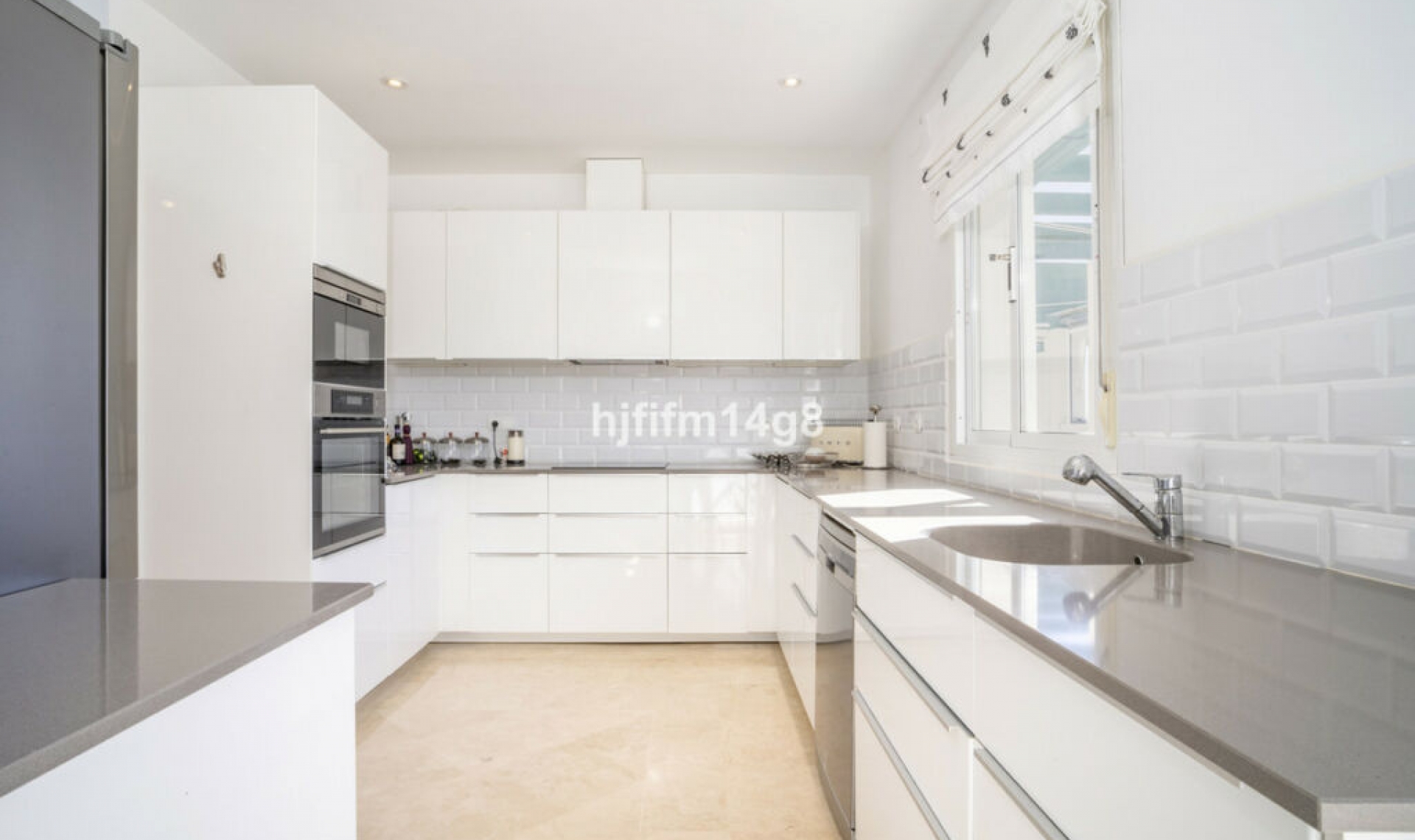 Resale - Apartment -
Nueva Andalucía