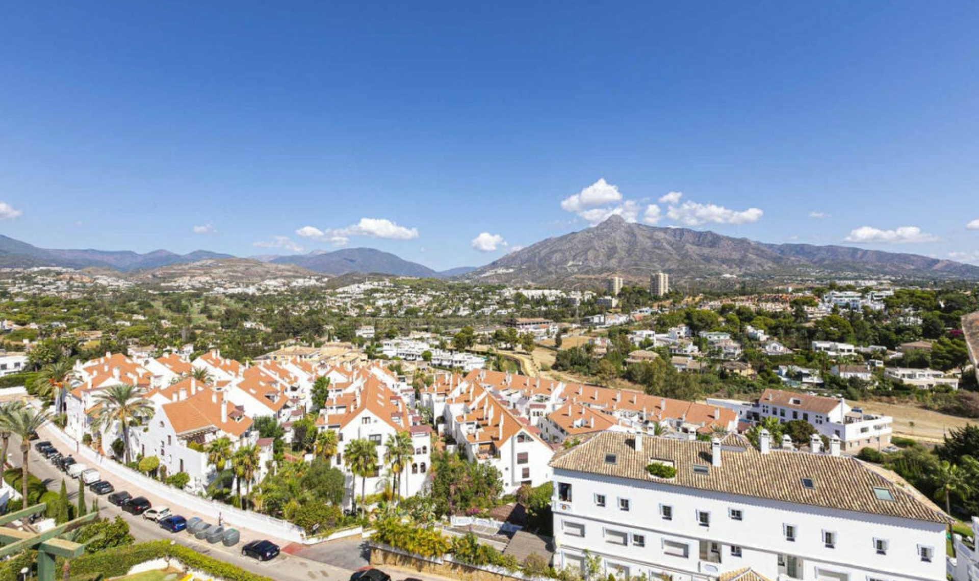 Resale - Apartment -
Nueva Andalucía