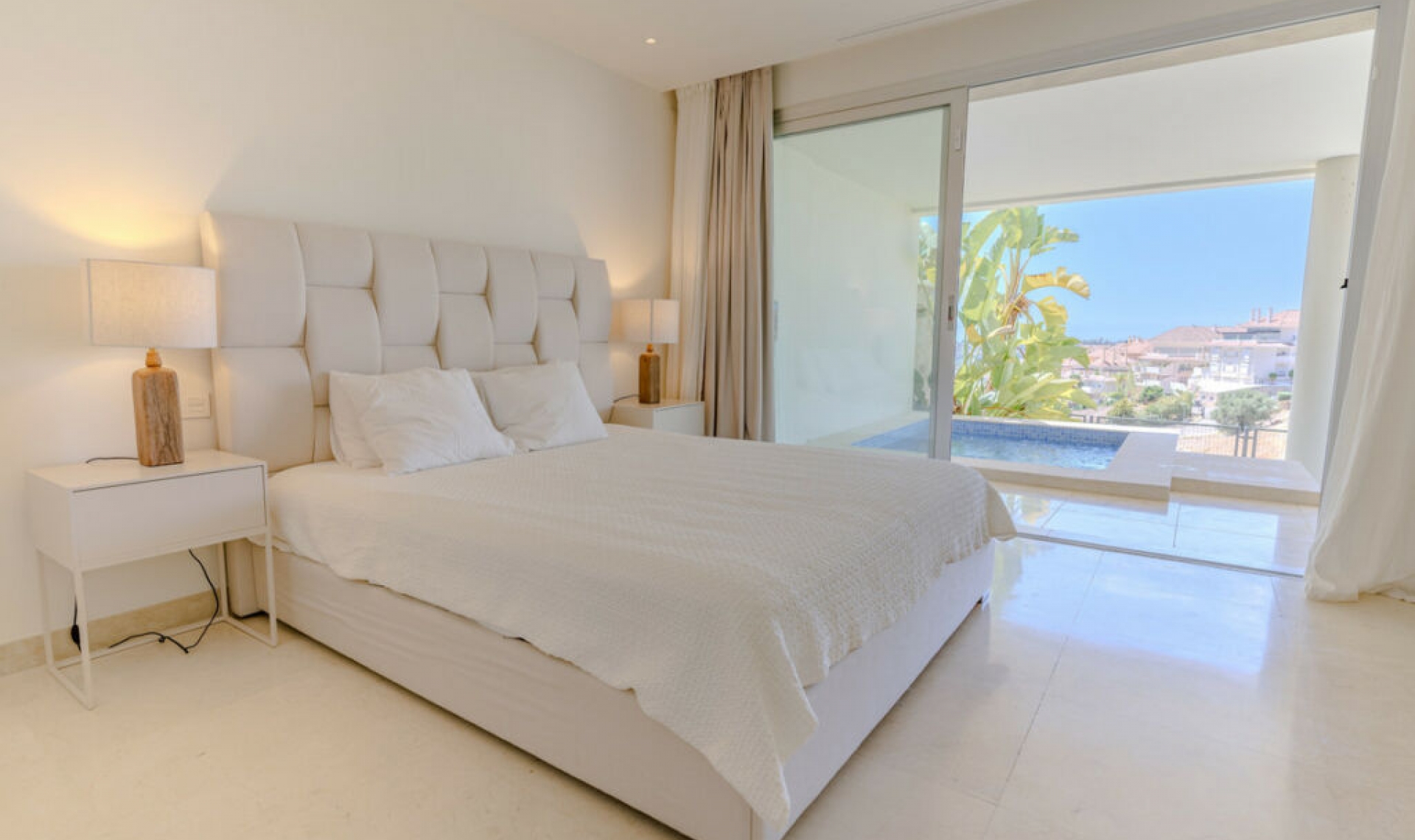 Resale - Apartment -
Nueva Andalucía