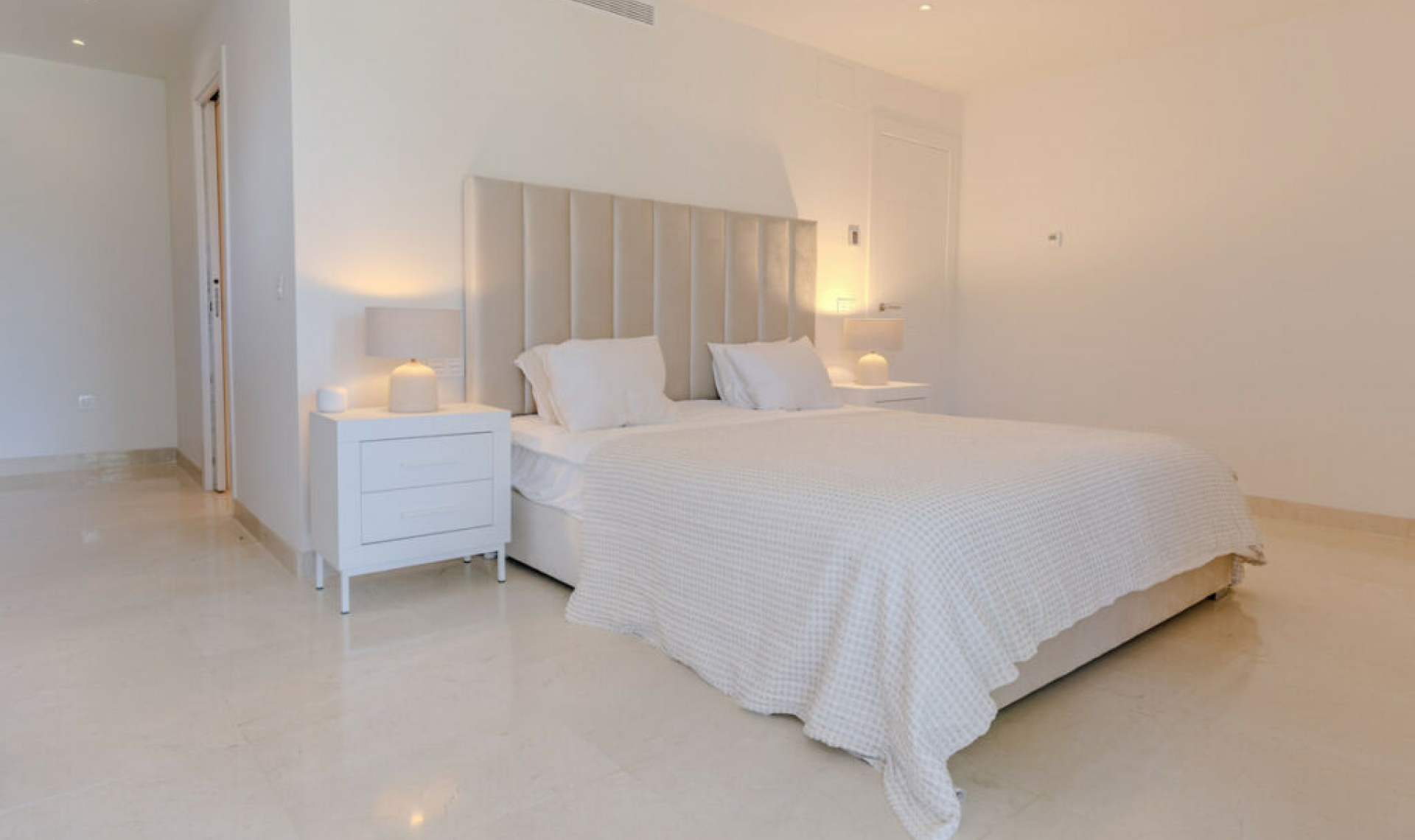 Resale - Apartment -
Nueva Andalucía