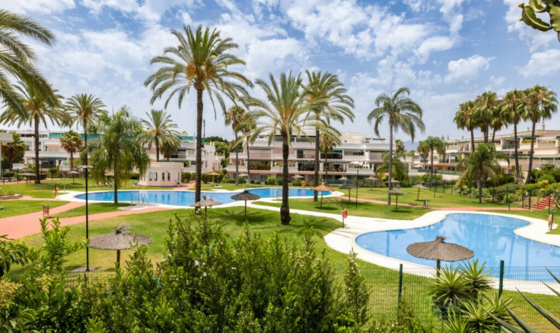 Resale - Apartment -
Nueva Andalucía