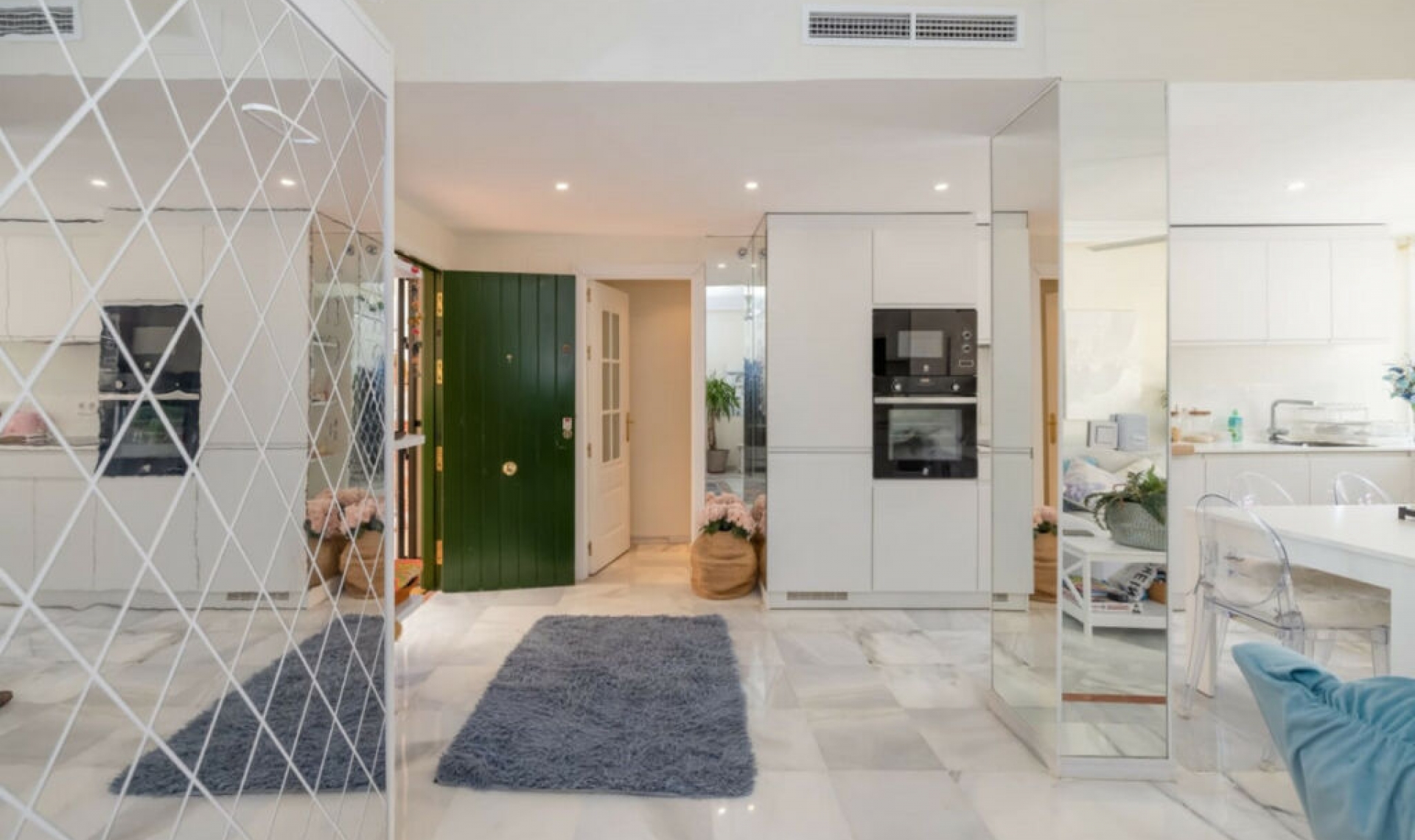 Resale - Apartment -
Nueva Andalucía