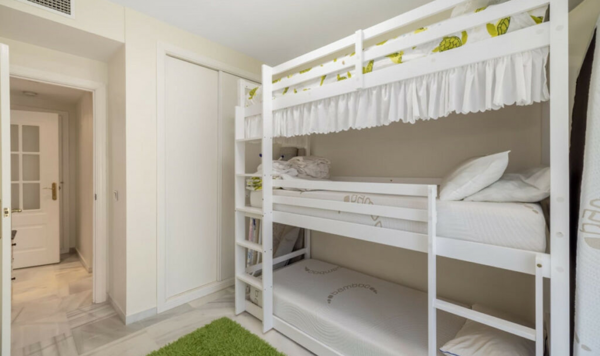 Resale - Apartment -
Nueva Andalucía