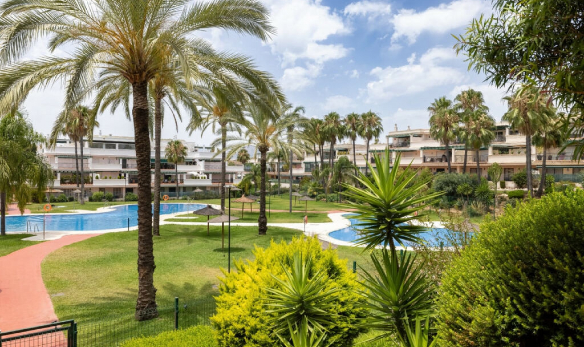 Resale - Apartment -
Nueva Andalucía