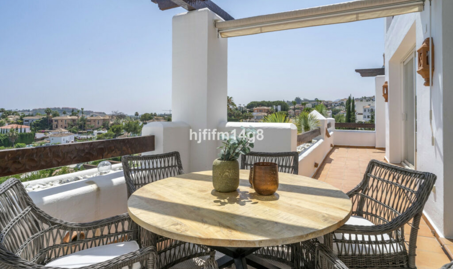Resale - Apartment -
Nueva Andalucía