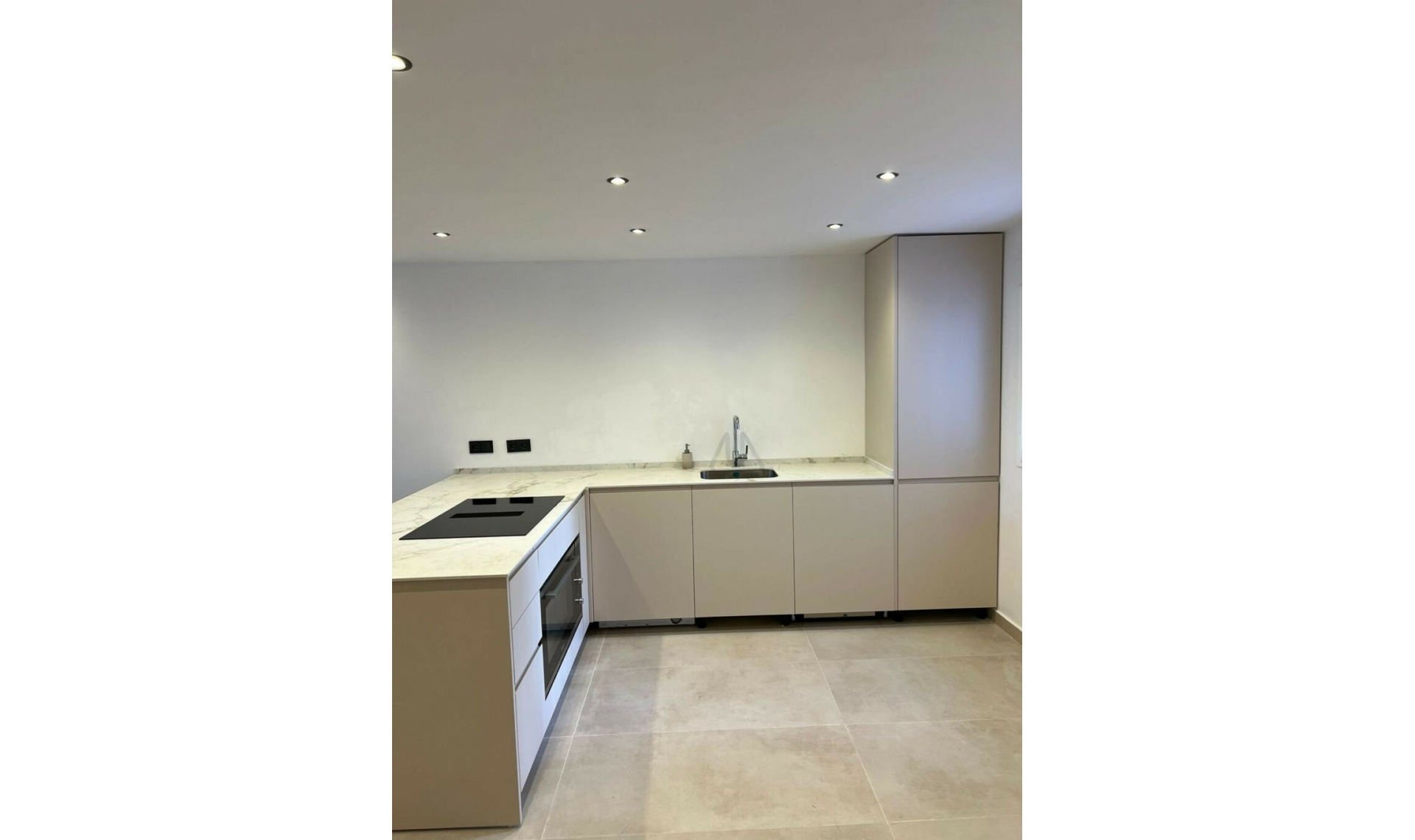 Resale - Apartment -
Nueva Andalucía
