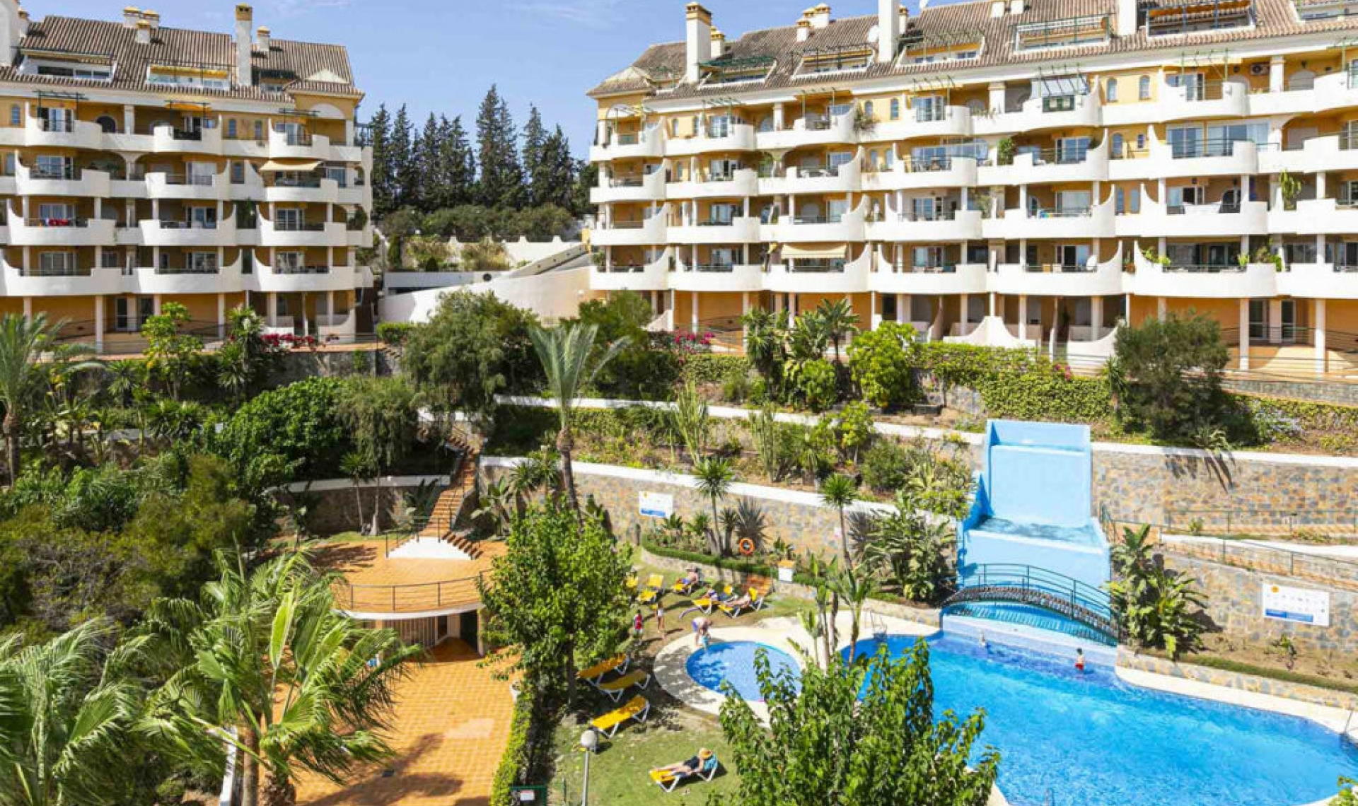 Resale - Apartment -
Nueva Andalucía