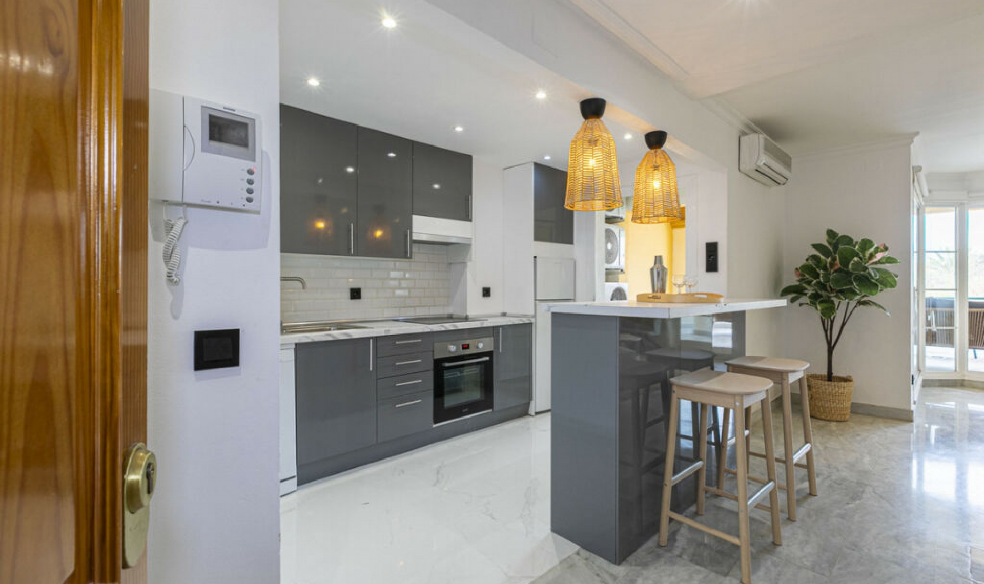 Resale - Apartment -
Nueva Andalucía