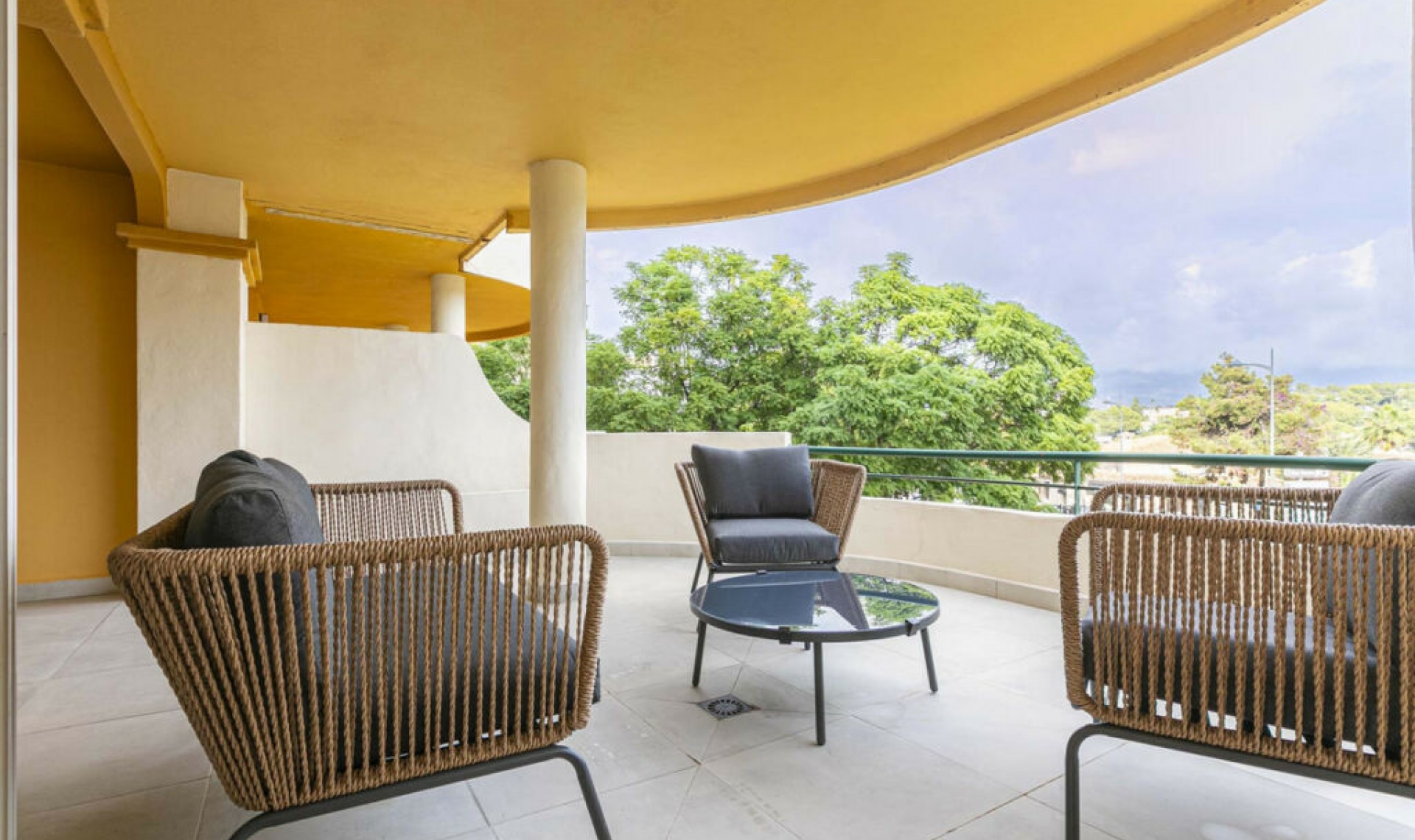 Resale - Apartment -
Nueva Andalucía