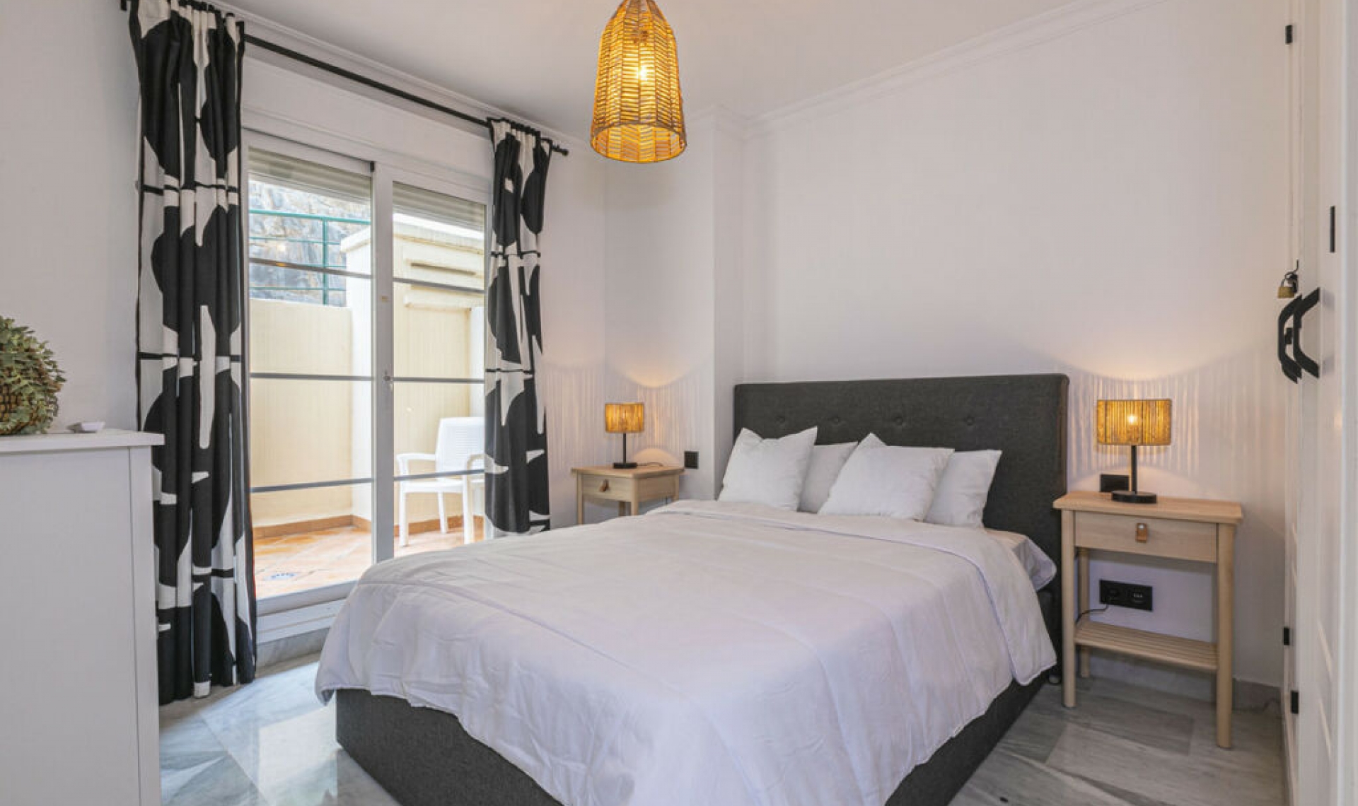Resale - Apartment -
Nueva Andalucía