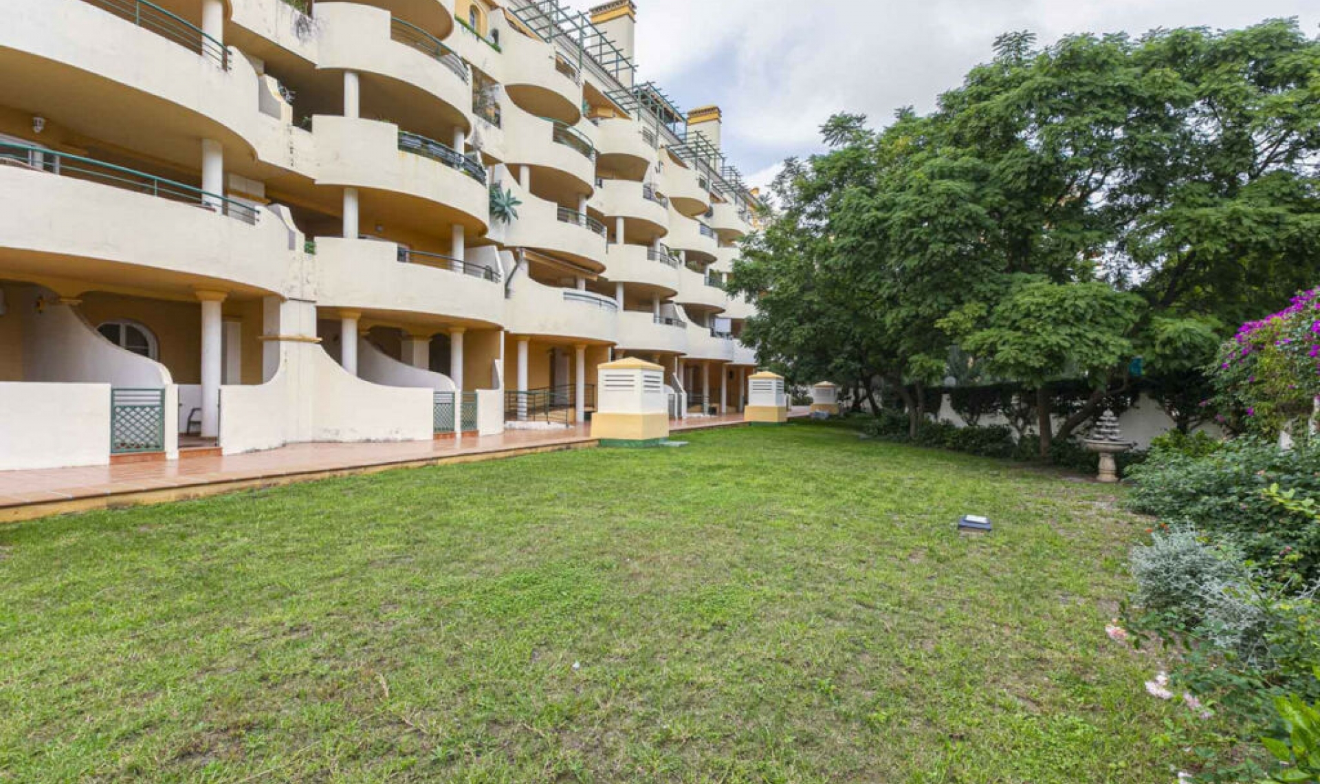Resale - Apartment -
Nueva Andalucía