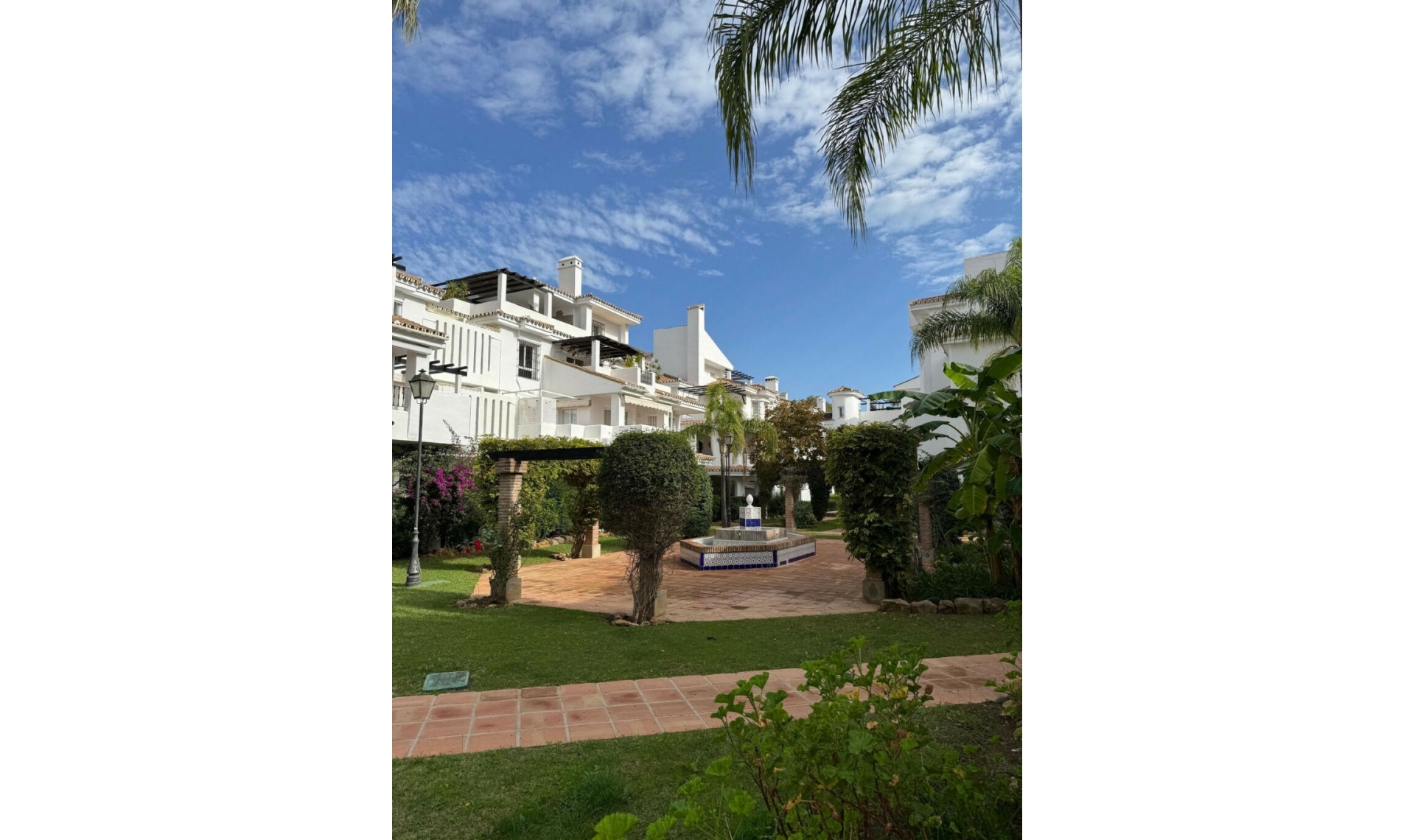 Resale - Apartment -
Nueva Andalucía