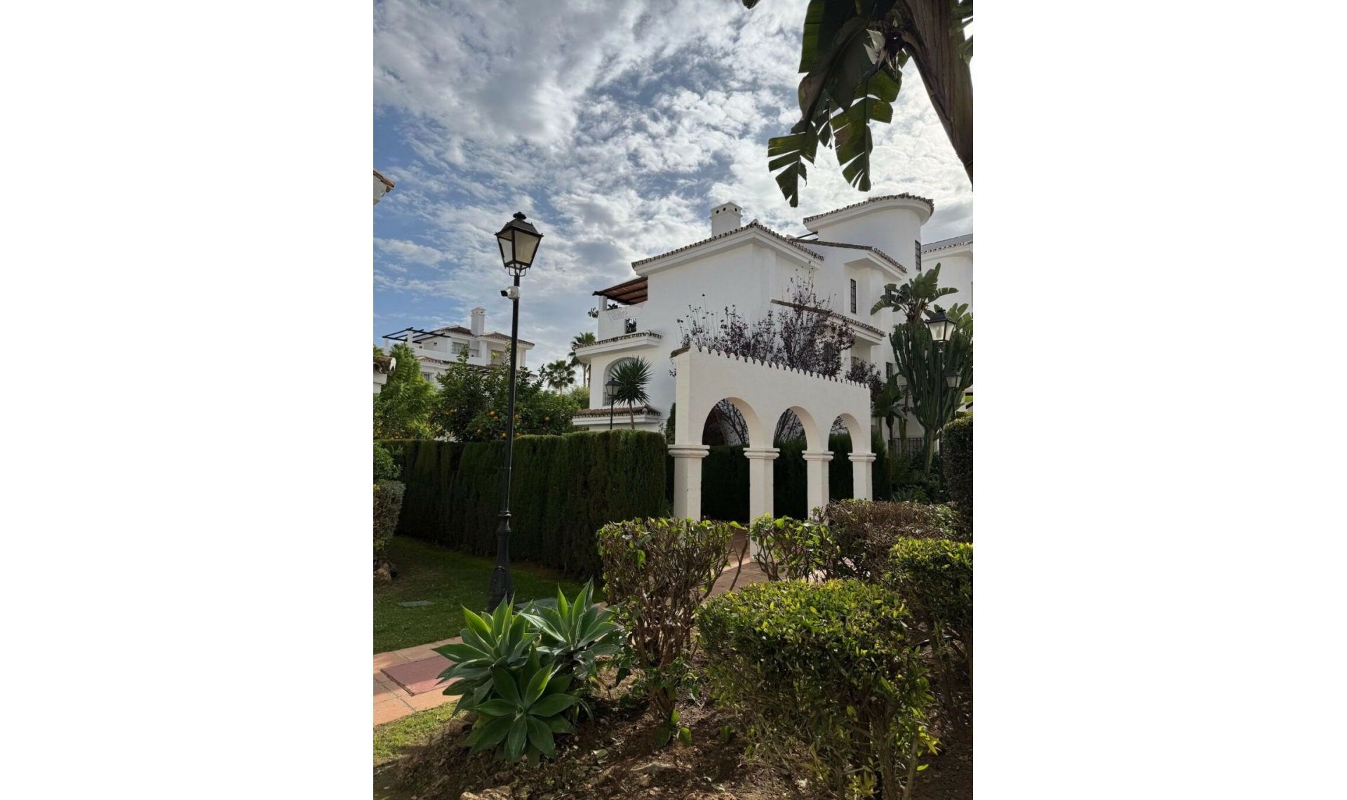 Resale - Apartment -
Nueva Andalucía