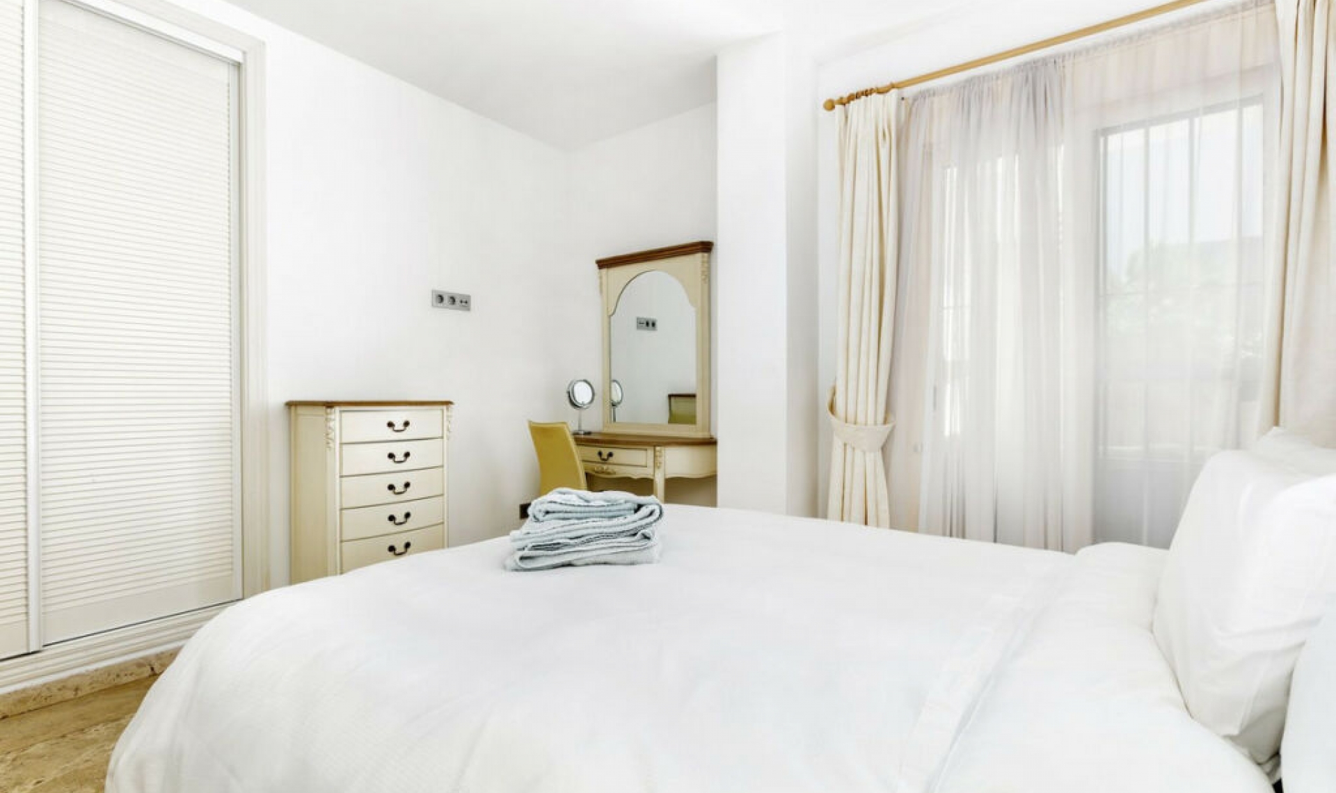 Resale - Apartment -
Nueva Andalucía