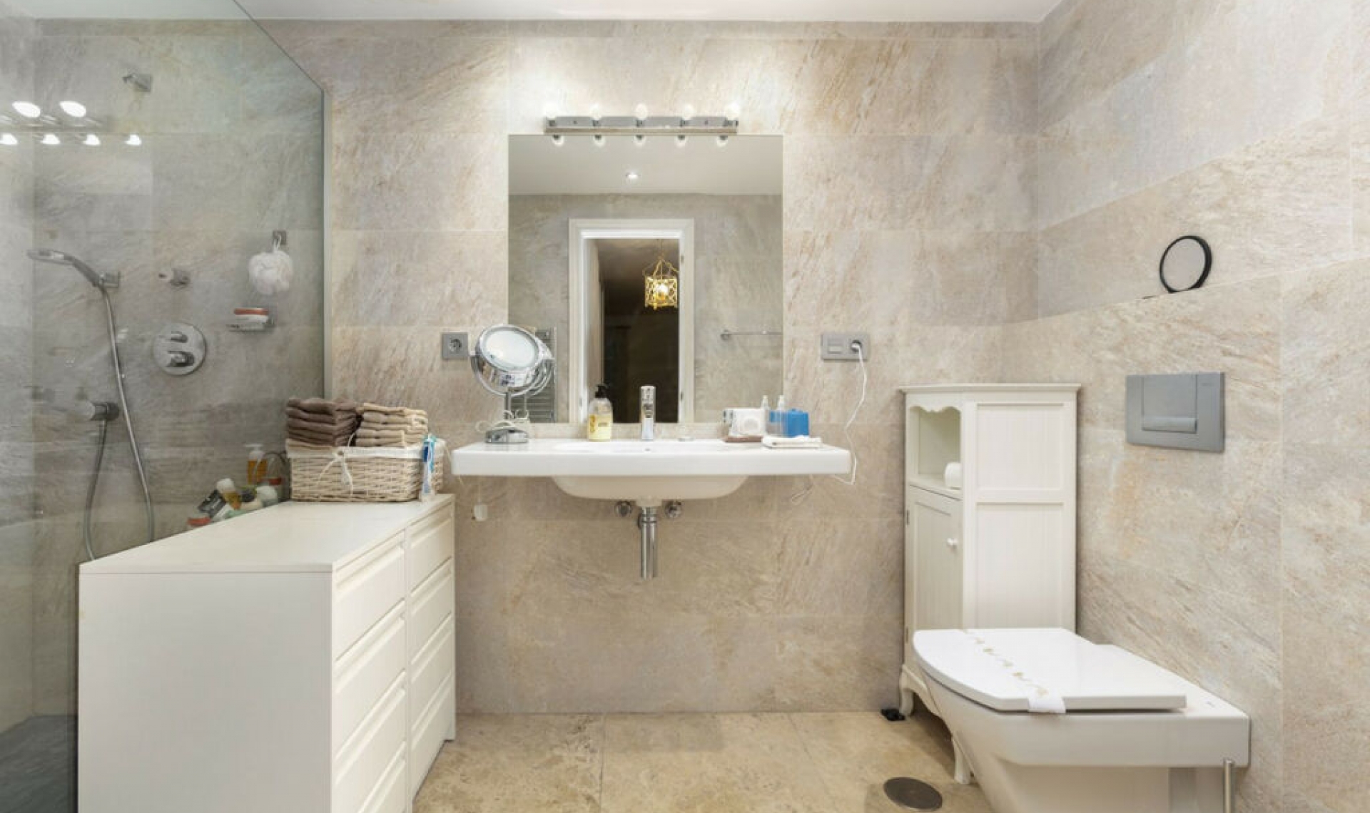 Resale - Apartment -
Nueva Andalucía