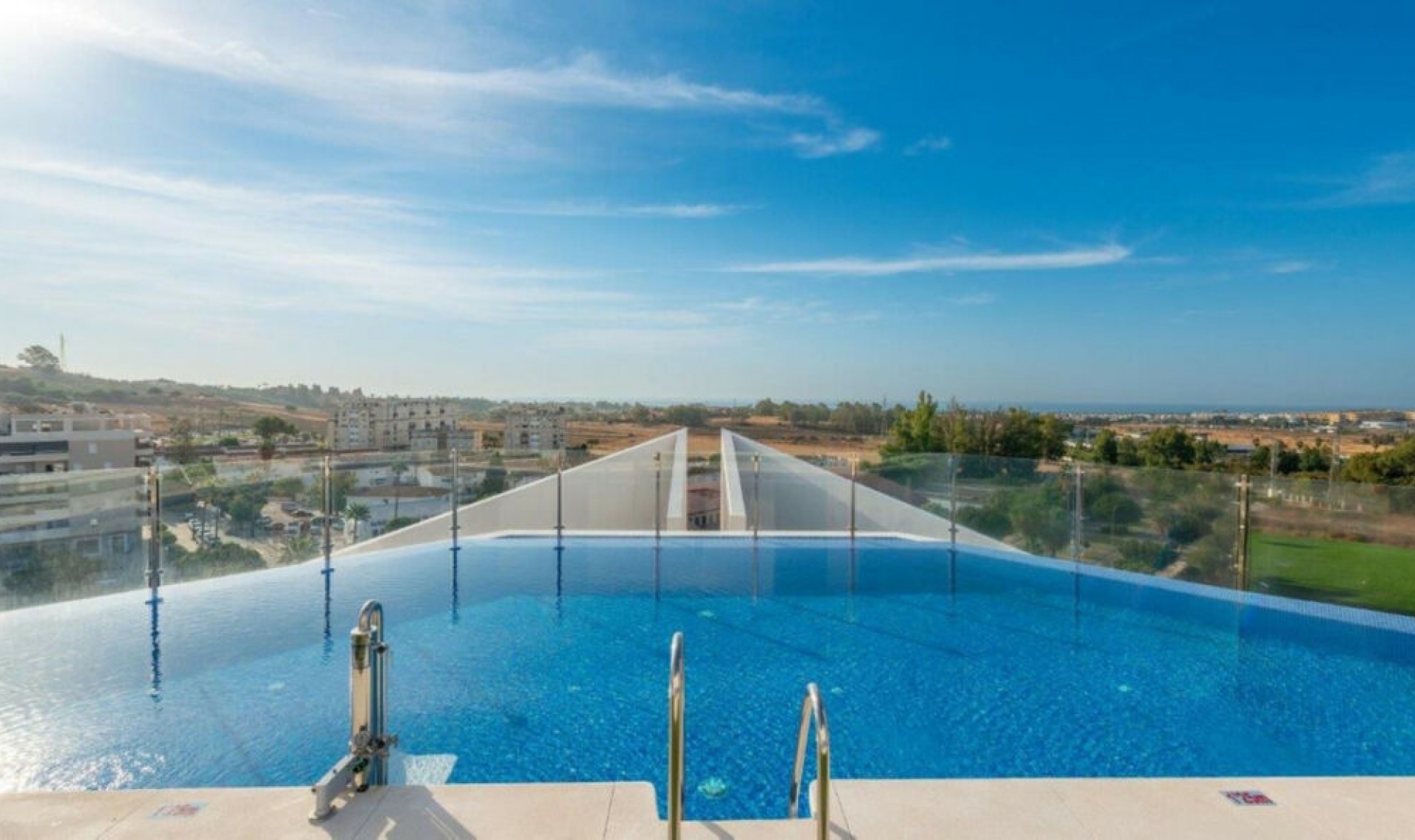 Resale - Apartment -
Nueva Andalucía