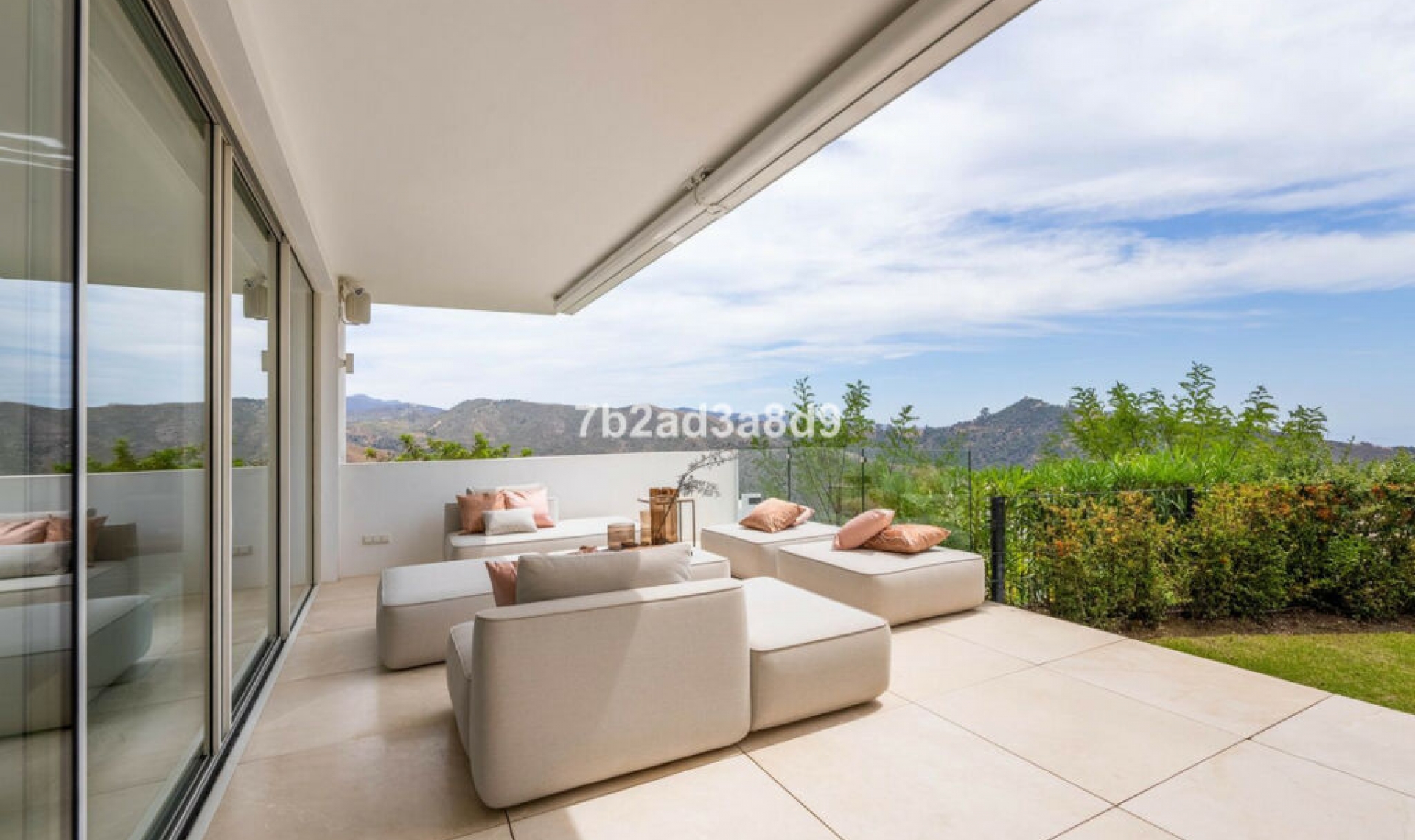 Resale - Apartment -
Ojén