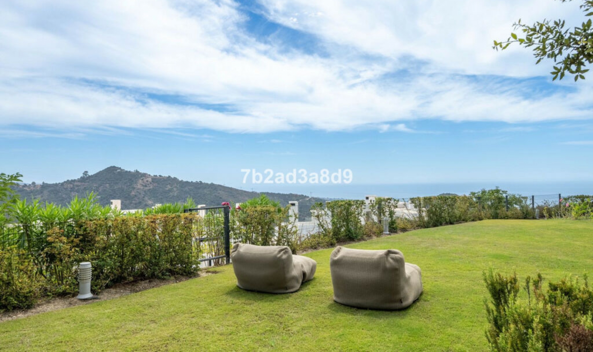 Resale - Apartment -
Ojén