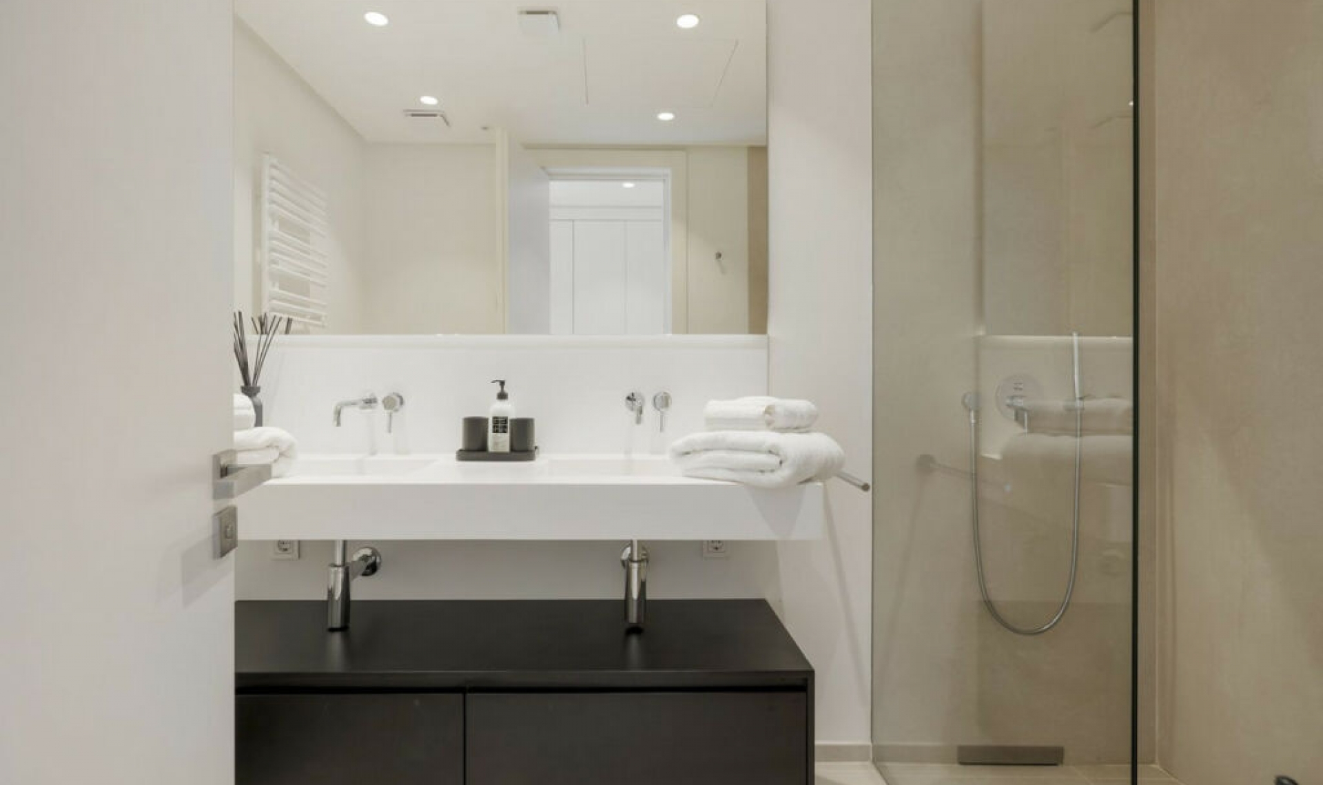 Resale - Apartment -
Ojén