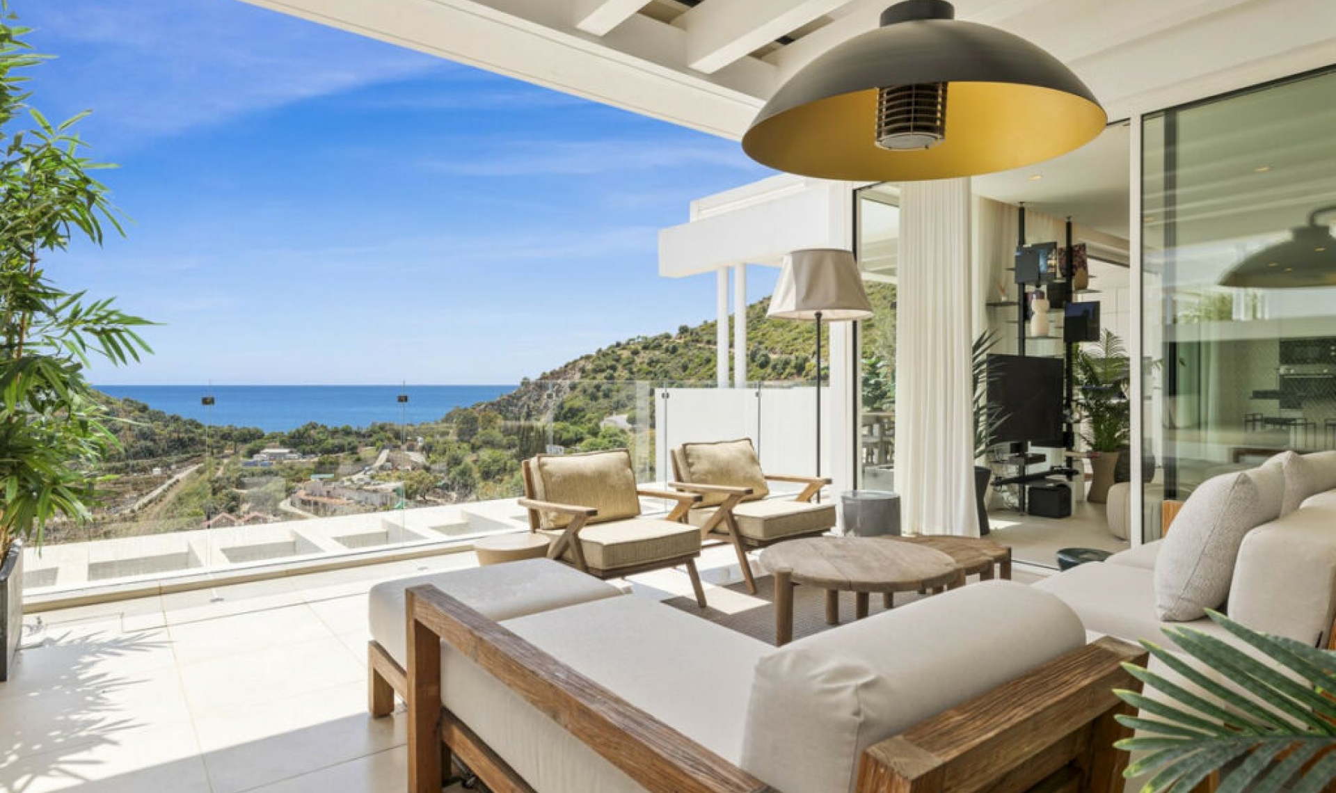 Resale - Apartment -
Ojén