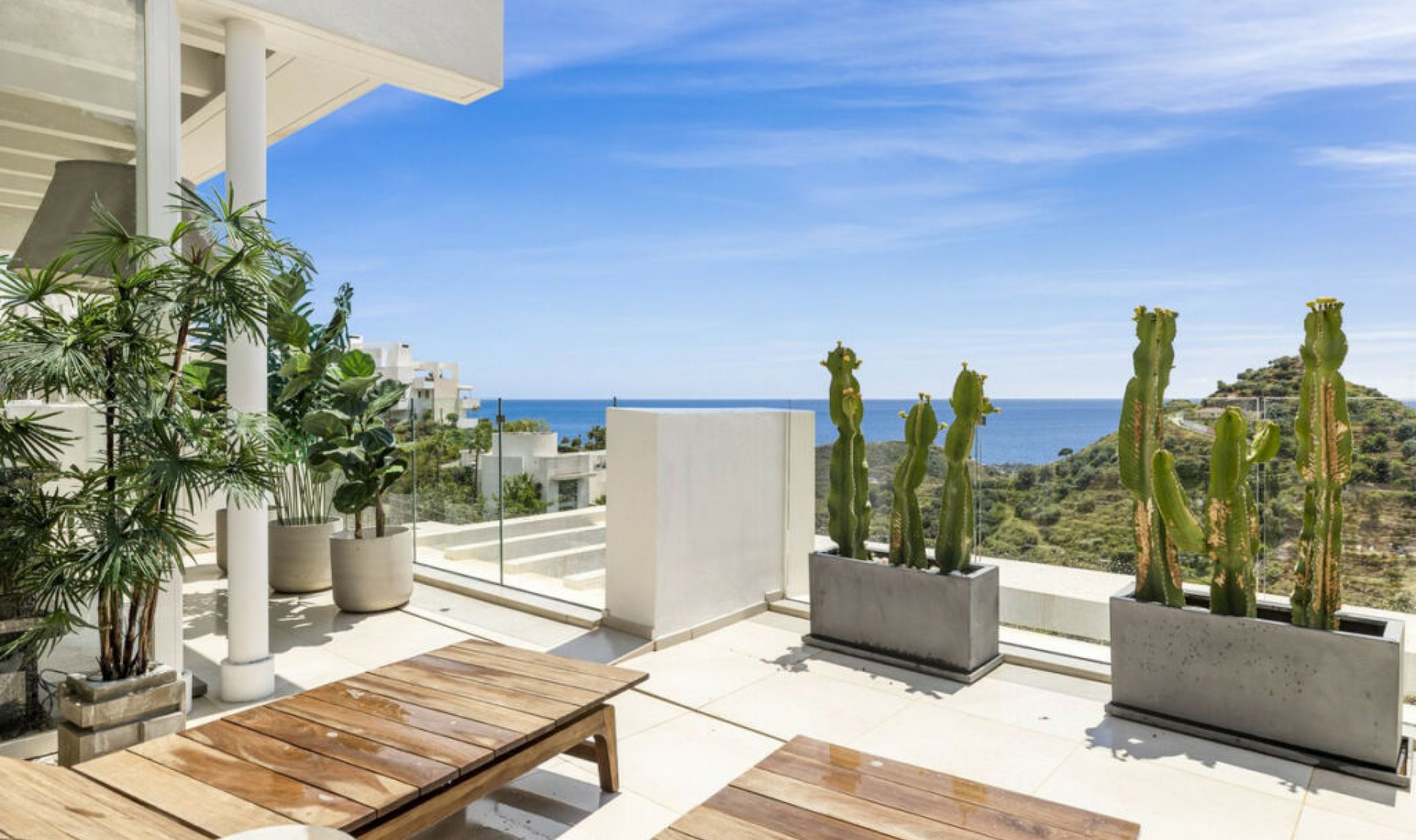 Resale - Apartment -
Ojén