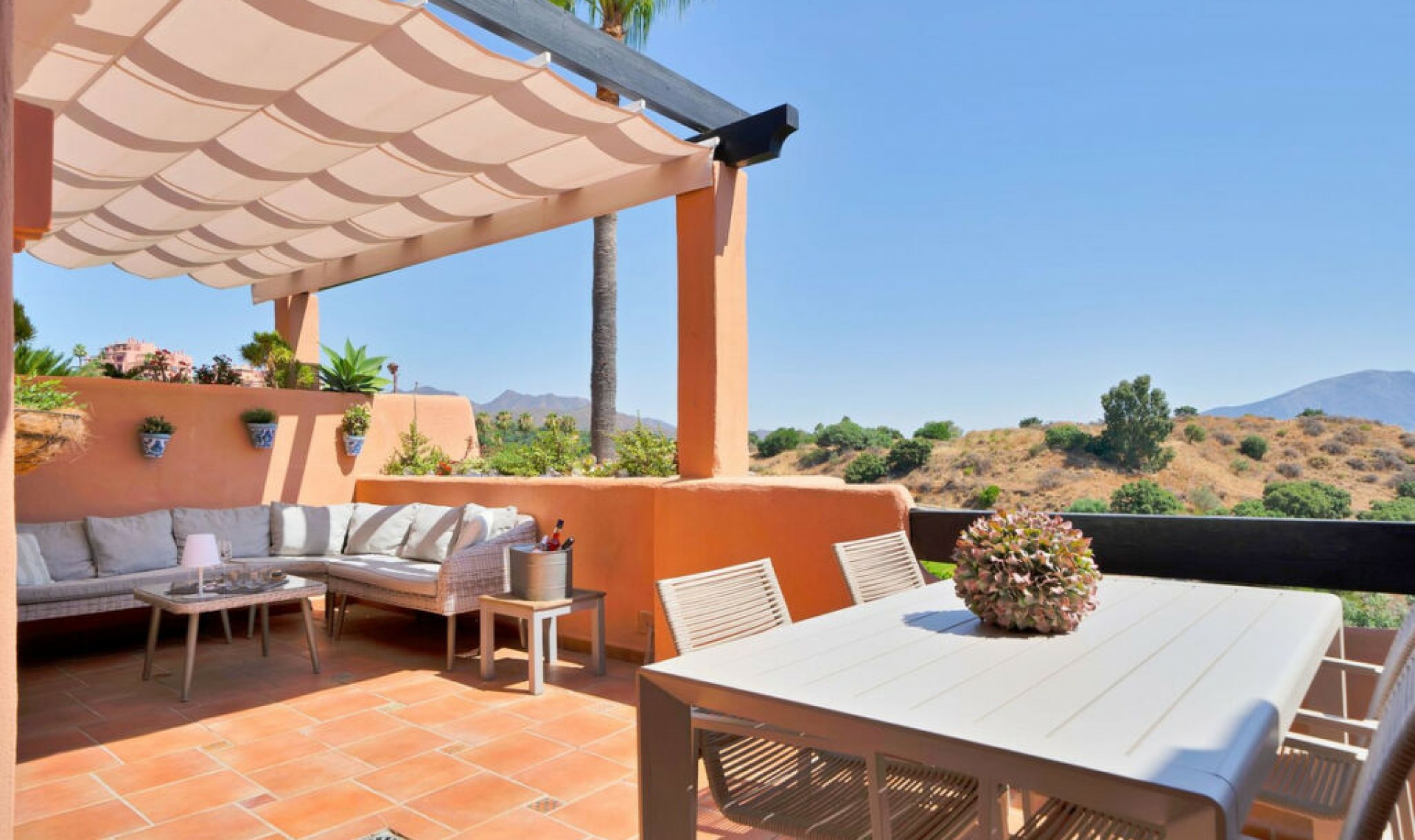 Resale - Apartment -
Ojén