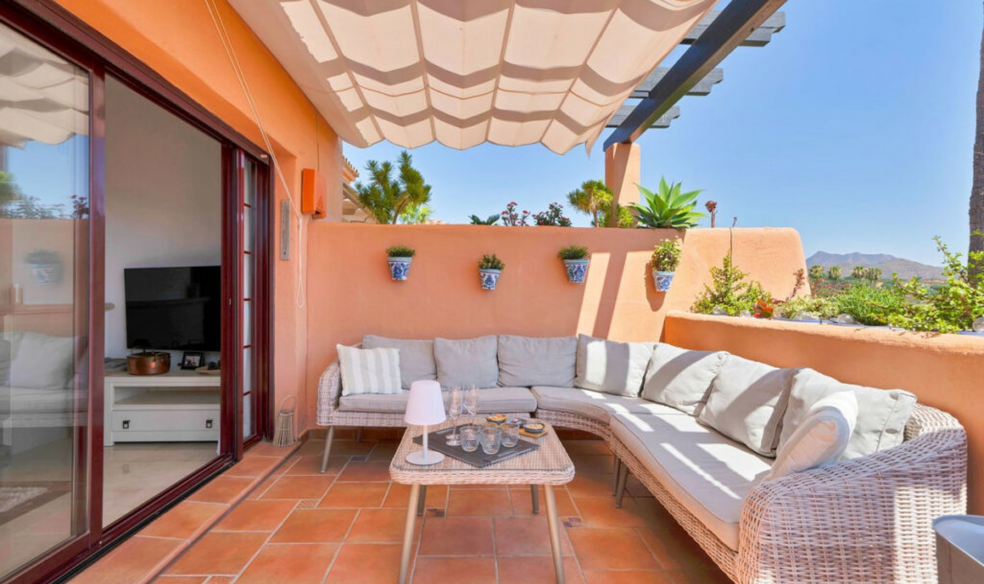 Resale - Apartment -
Ojén