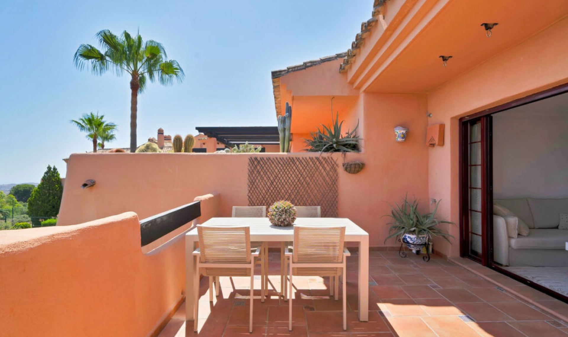 Resale - Apartment -
Ojén