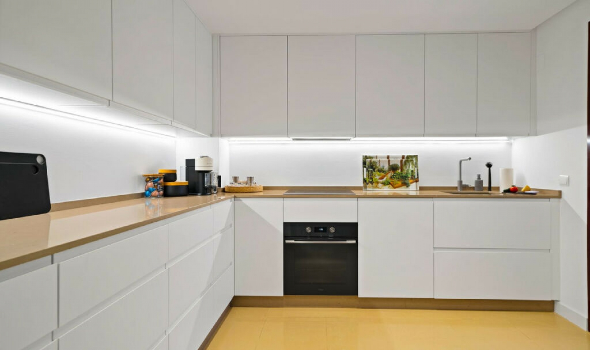 Resale - Apartment -
Ojén