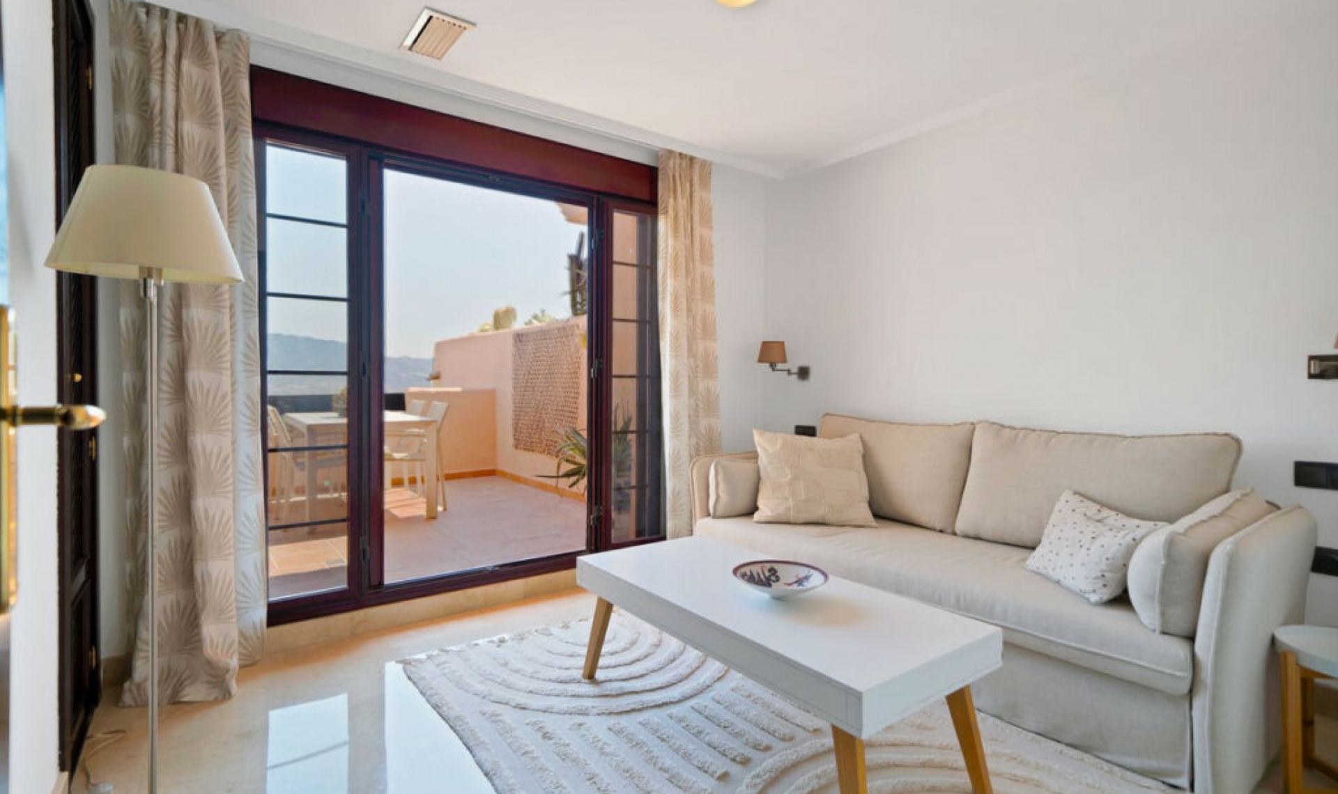 Resale - Apartment -
Ojén