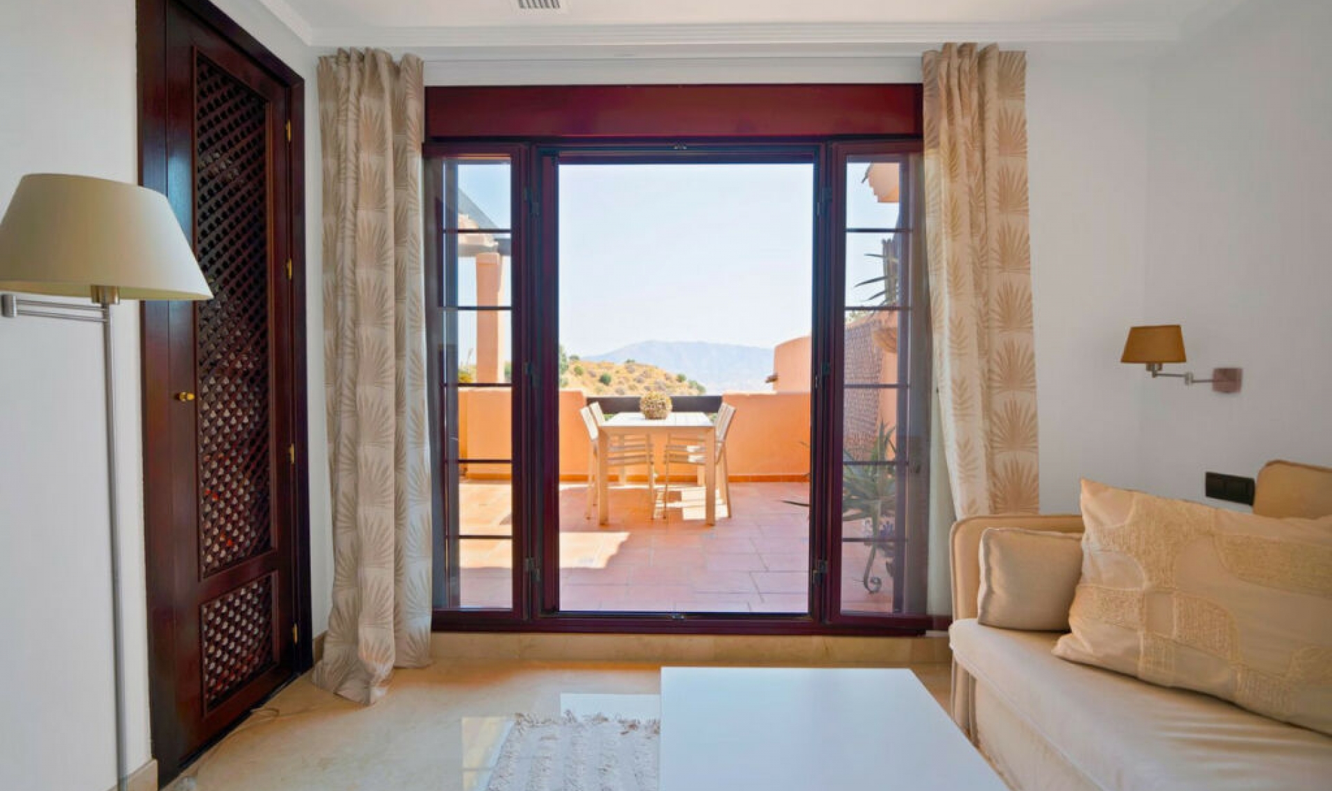 Resale - Apartment -
Ojén